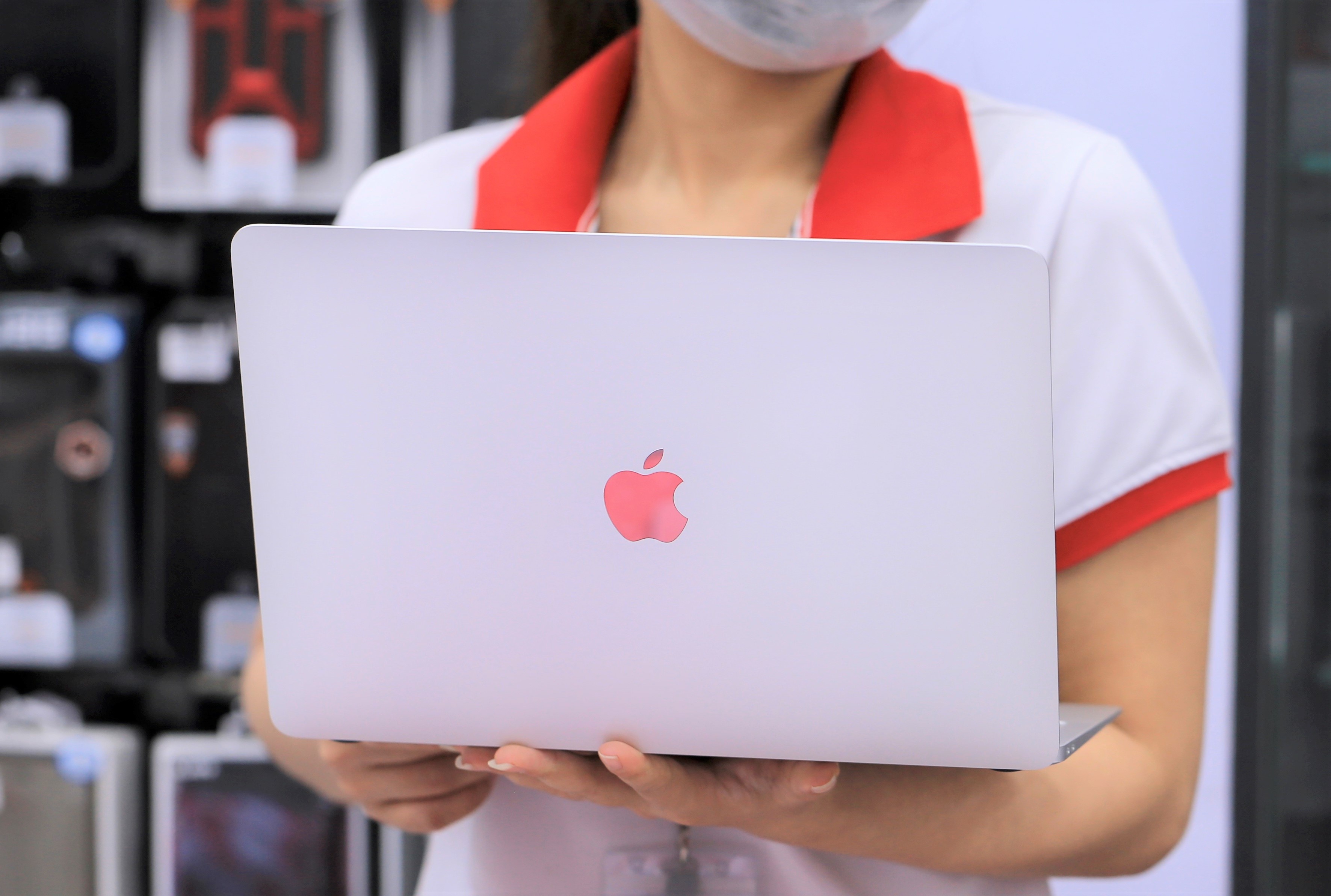 MacBook Air 2020 ve Viet Nam, gia duoi 28 trieu dong hinh anh