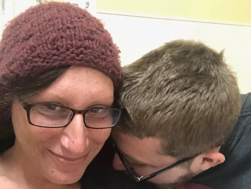 Dam cuoi online trong mua dich Covid-19 va ly do cam dong dang sau hinh anh