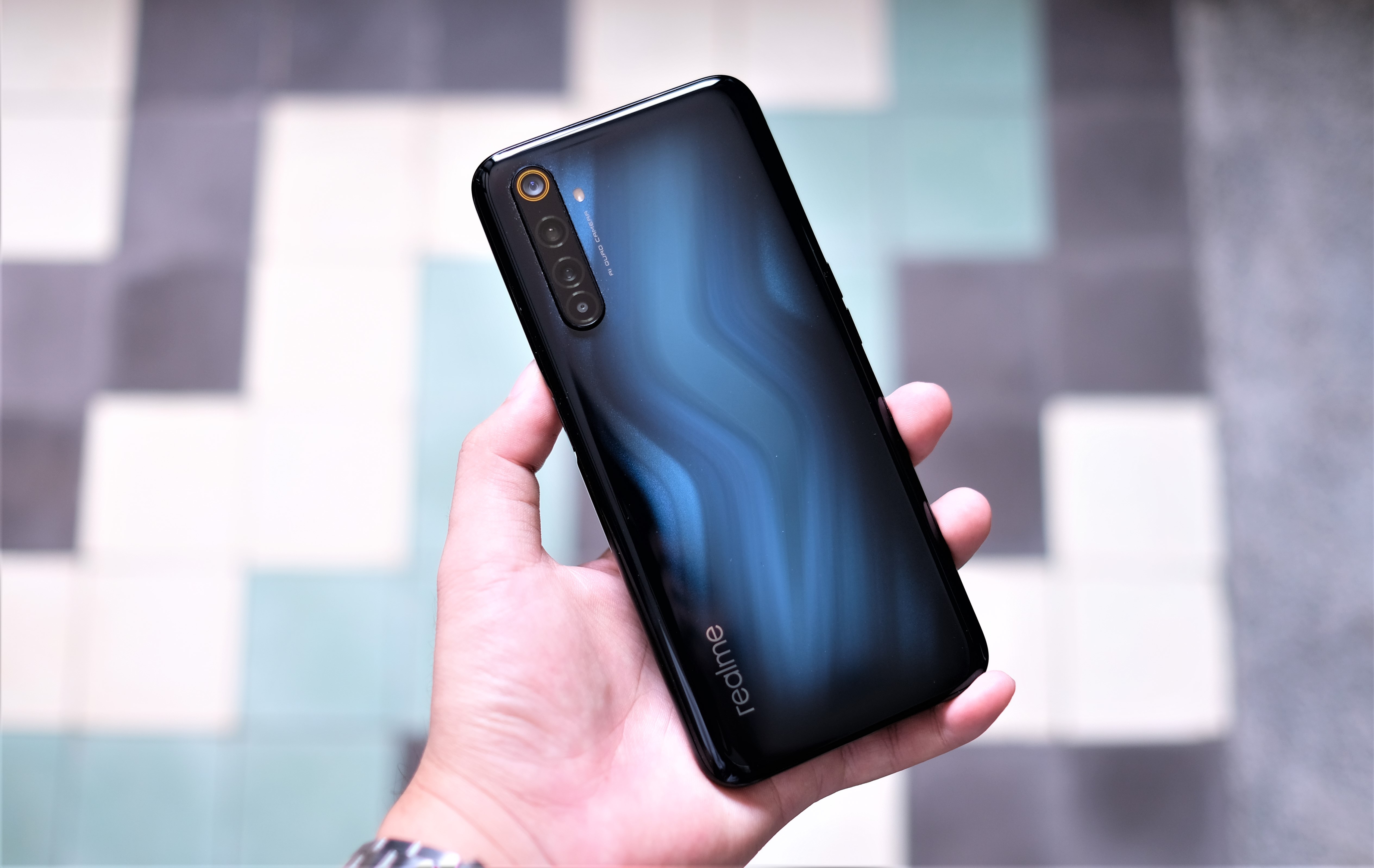 Realme ra mat smartphone man hinh 90 Hz, camera 64 MP, gia tu 6 trieu hinh anh