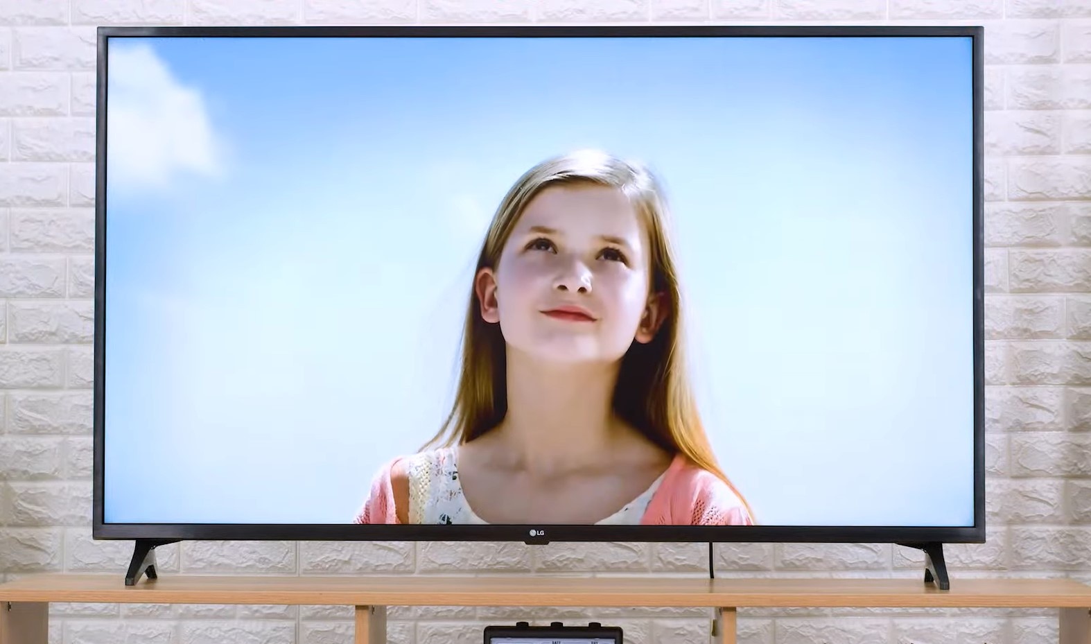 loat TV gia duoi 10 trieu dang chu y anh 3