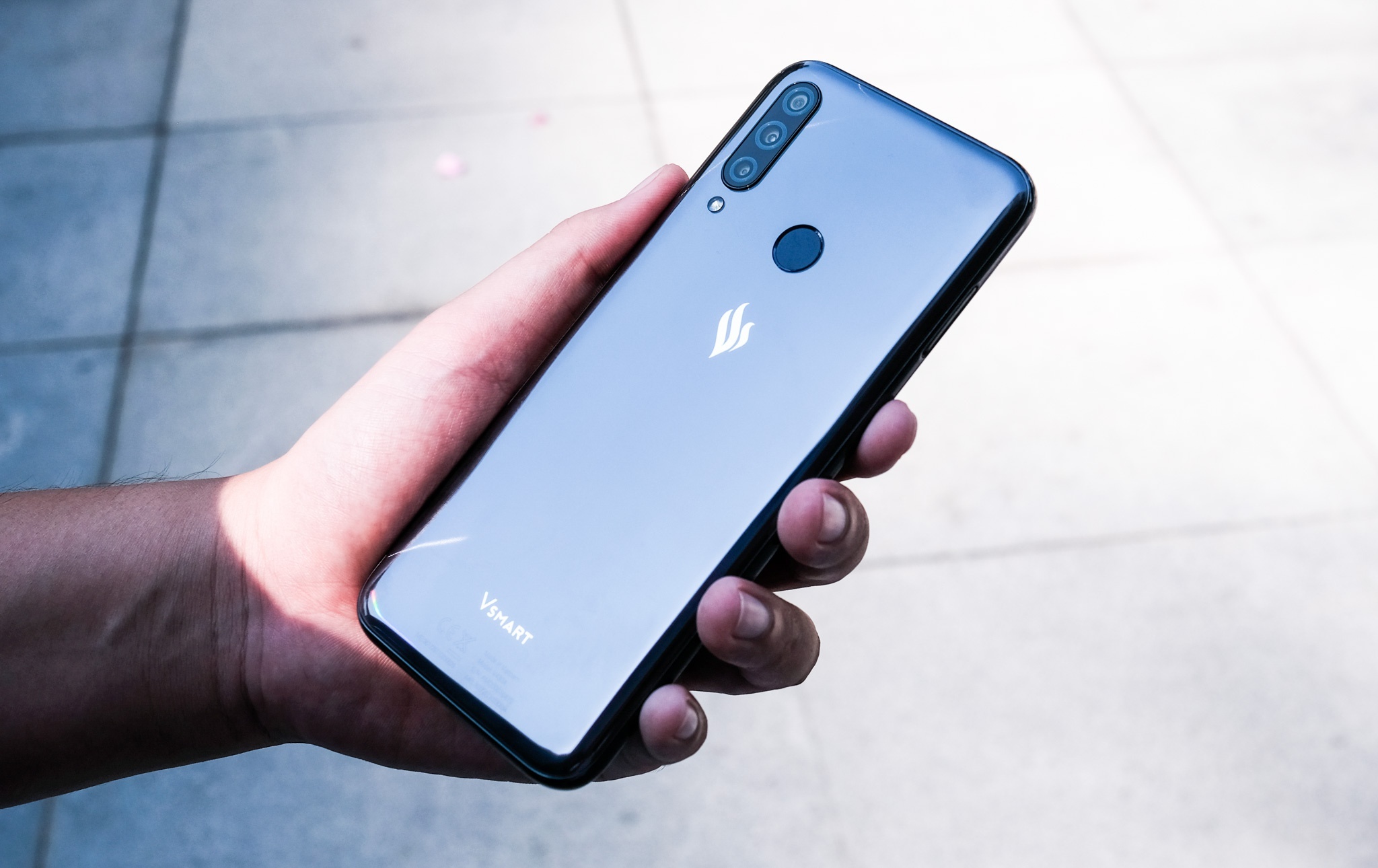 loat smartphone man hinh lon duoi 3 trieu anh 2