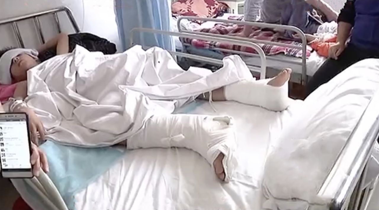 Hai anh em nhay lau vi tin co the hoi sinh nhu trong game hinh anh