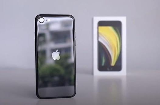 iPhone SE 2020 chinh hang giam gia anh 1