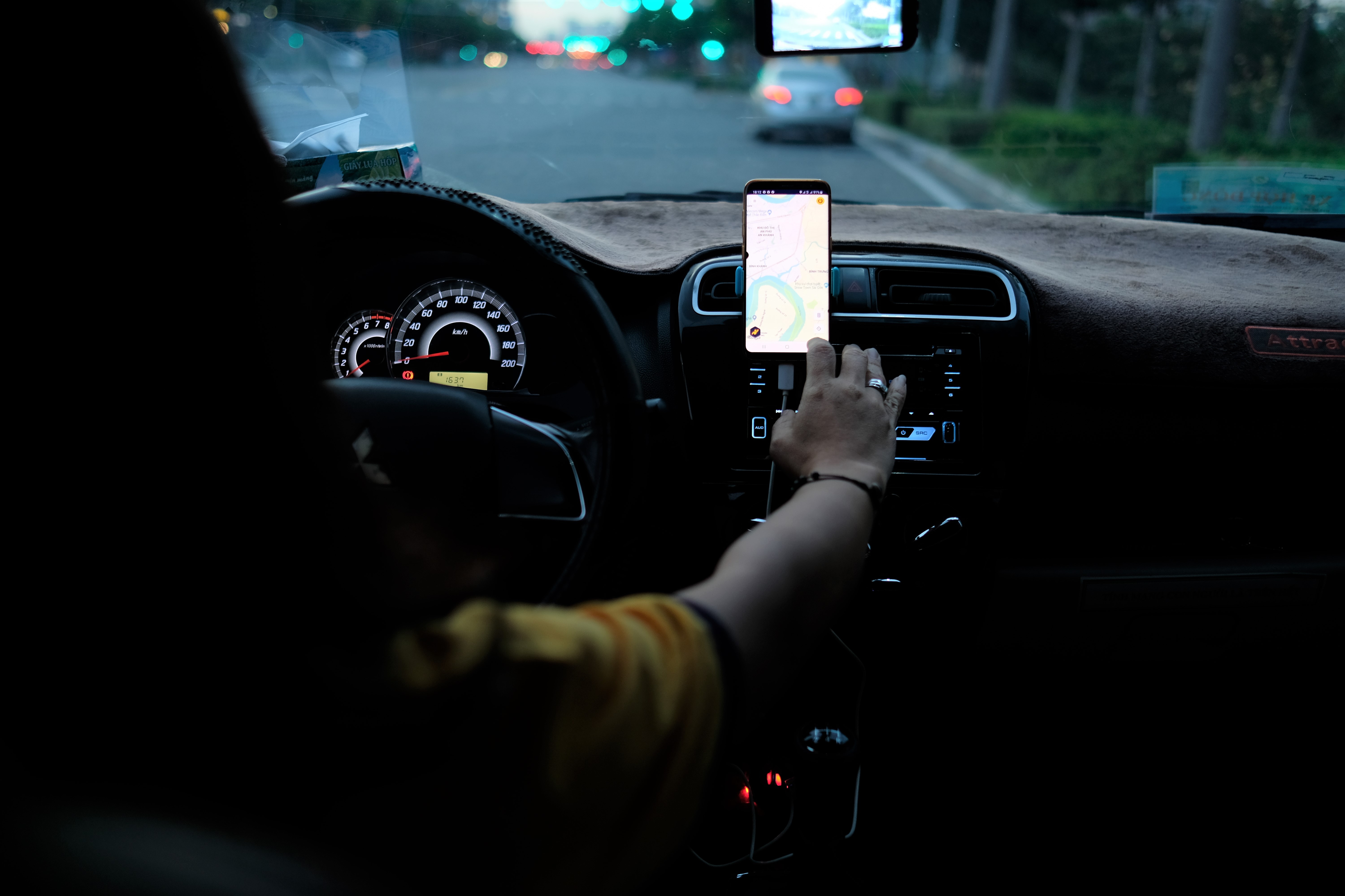 Nu tai xe xe cong nghe anh 3