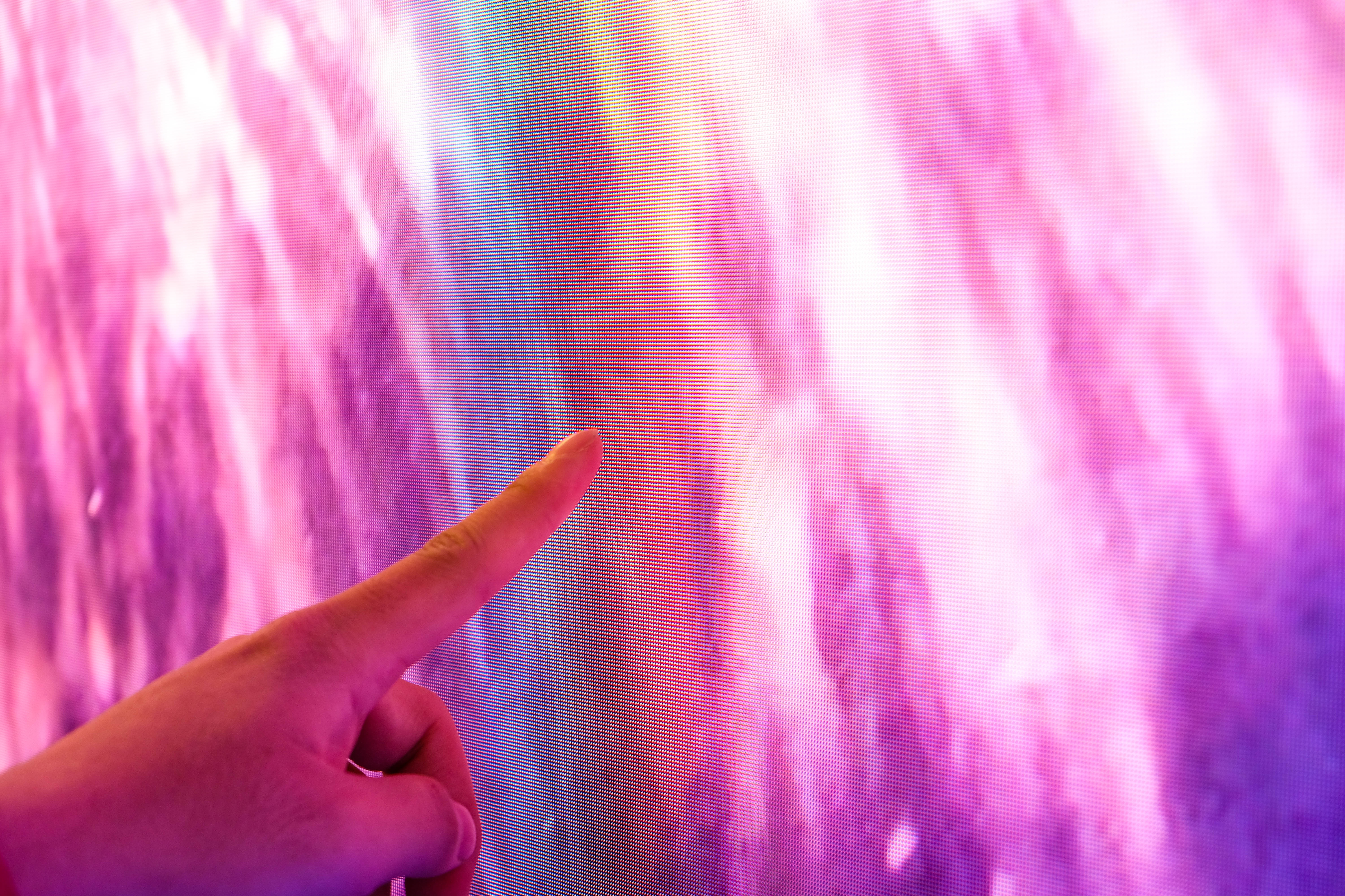 TV The Wall ra mat tai Viet Nam anh 4