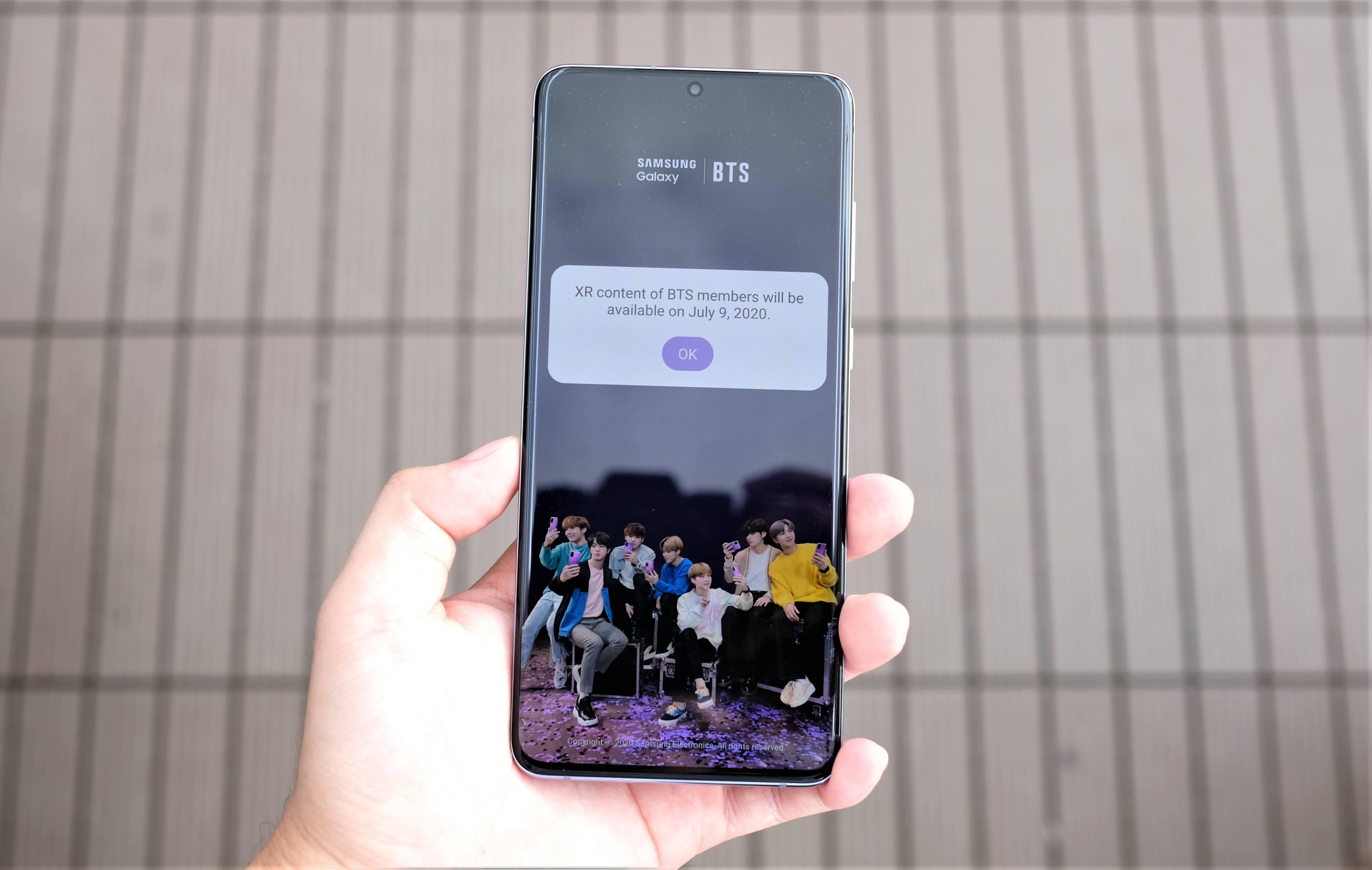 Chi tiet Galaxy S20+ phien ban BTS anh 8
