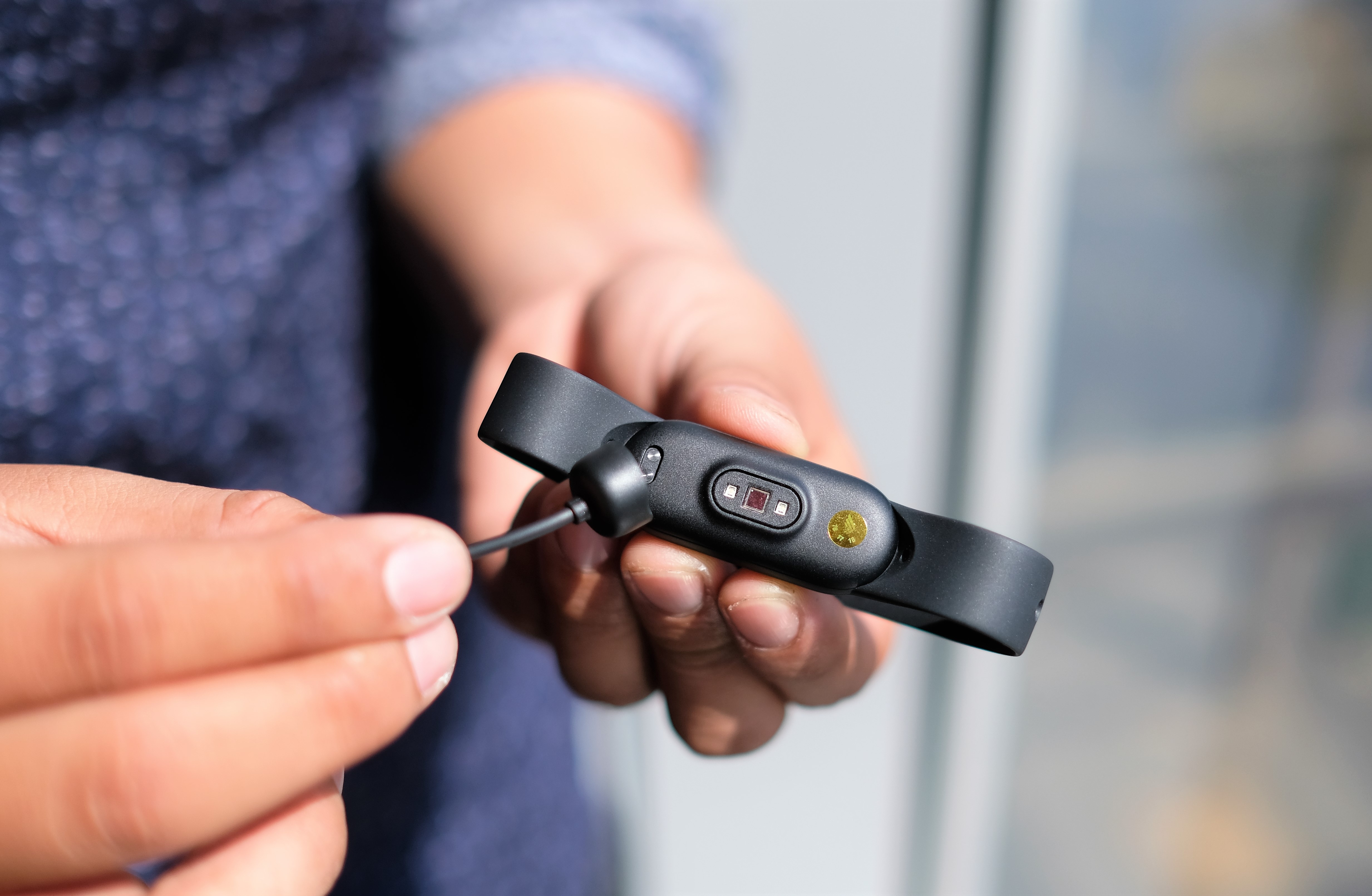 Chi tiet Xiaomi Mi Band 5 anh 4