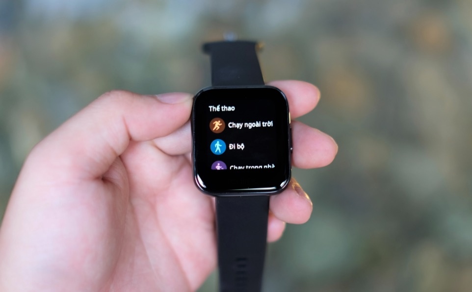 Realme ra dong ho giong Apple Watch gia 2 trieu dong o VN hinh anh