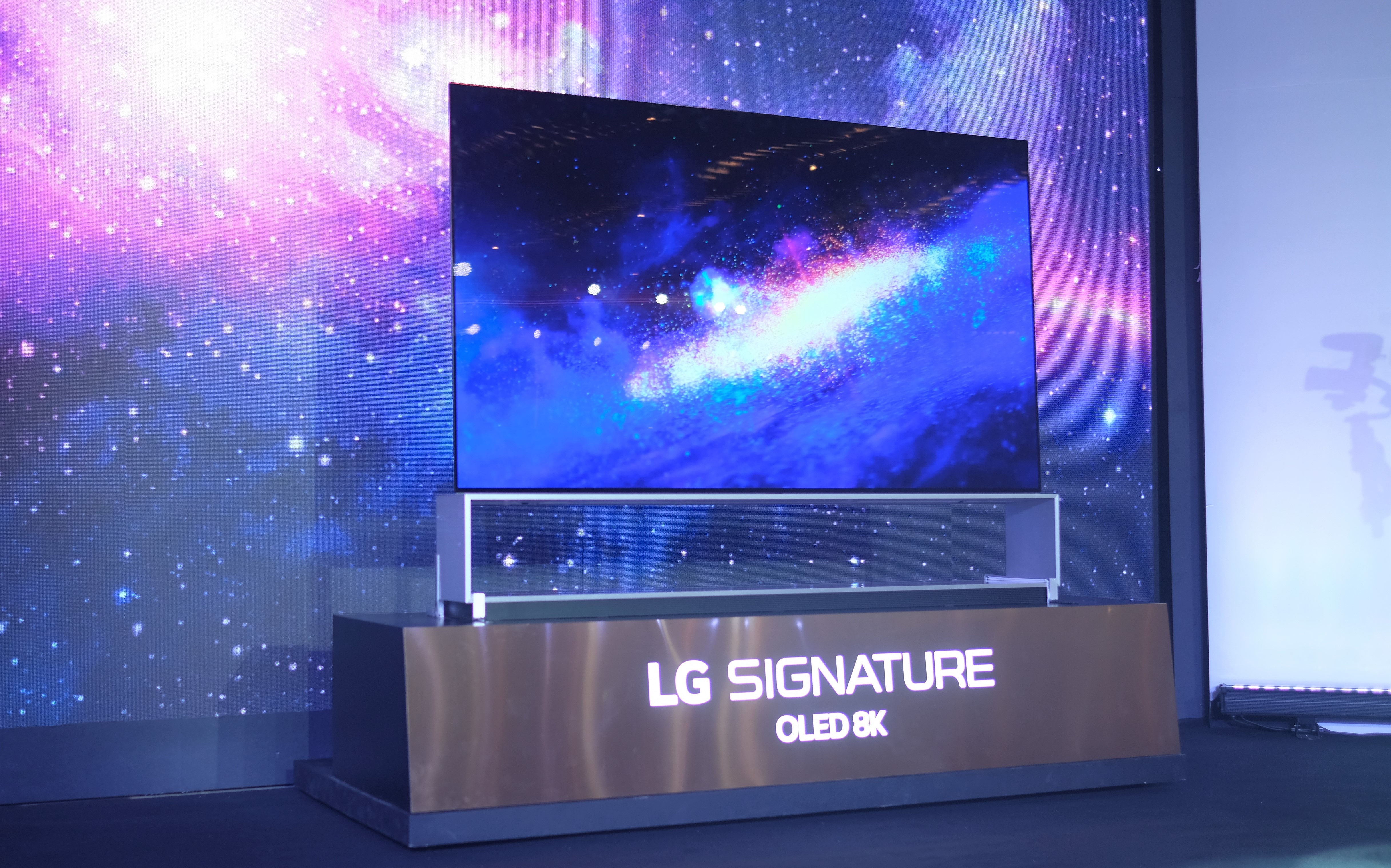 LG gioi thieu TV OLED 8K anh 3
