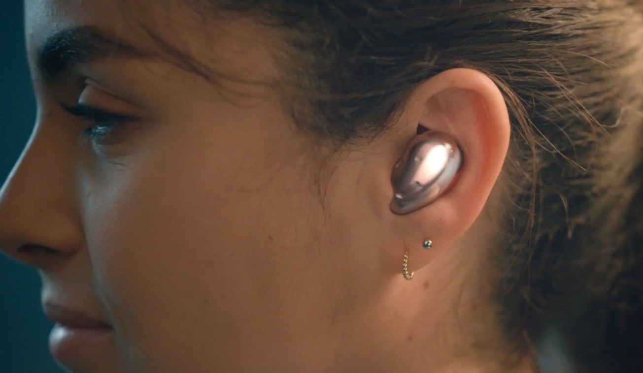 Galaxy Buds moi se co hinh hat dau, chong on, gia 169 USD? hinh anh