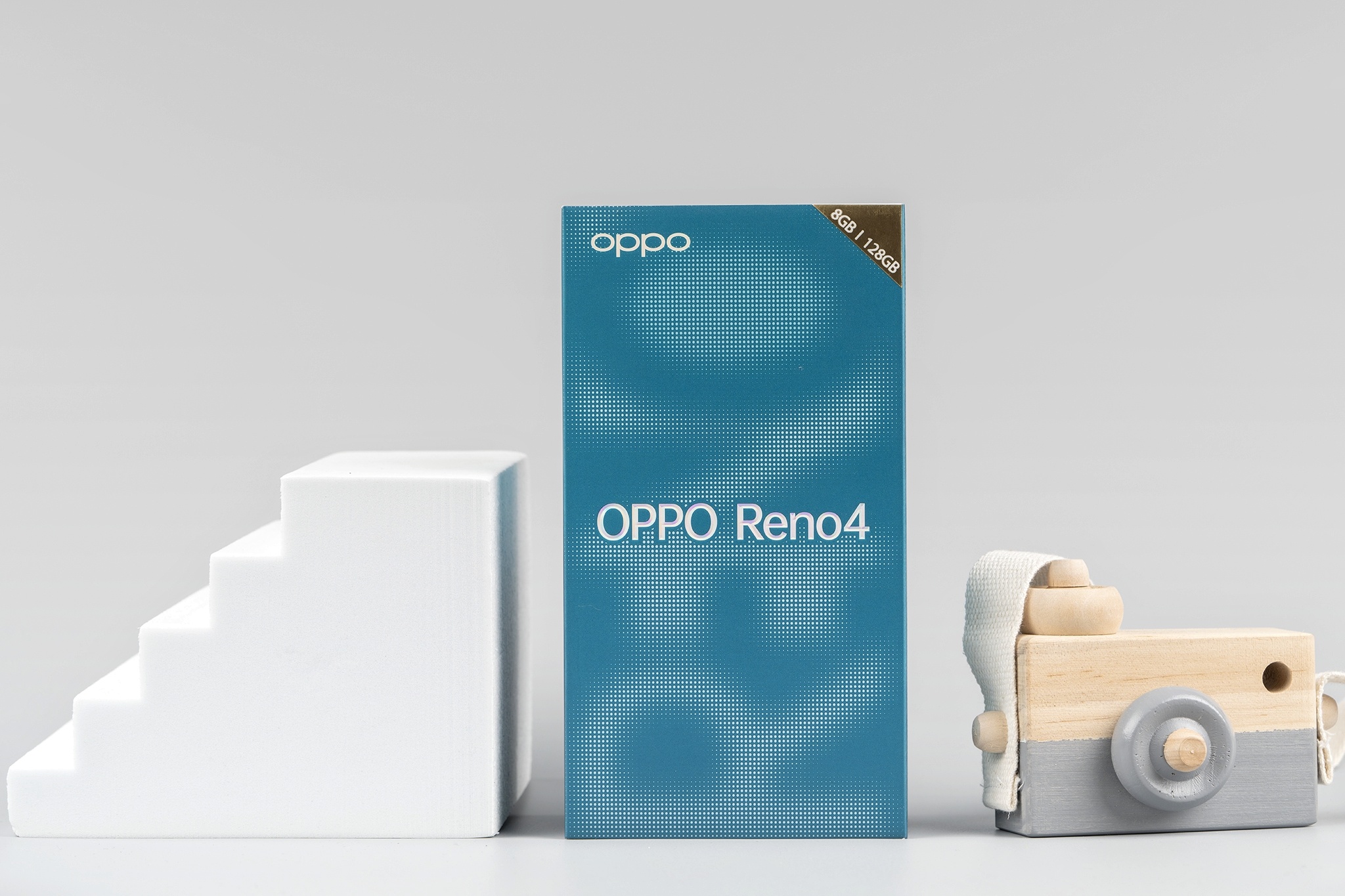 Mo hop Oppo Reno4 anh 1