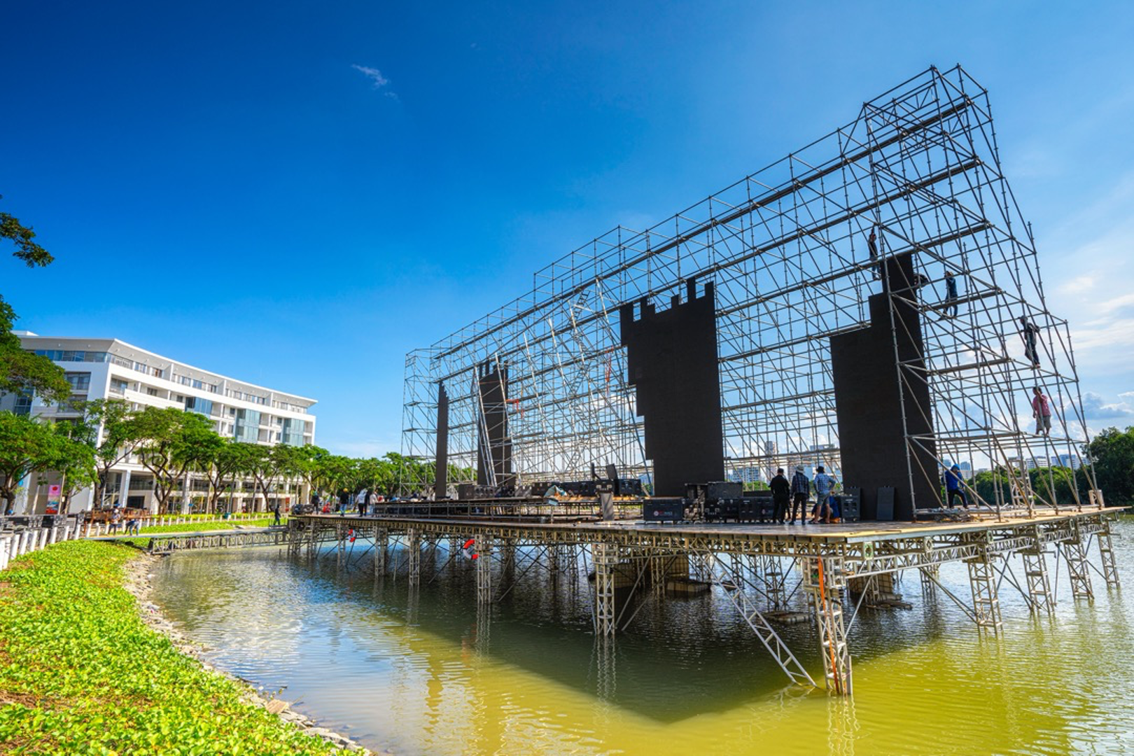 Oppo huy su kien lon o Viet Nam anh 1