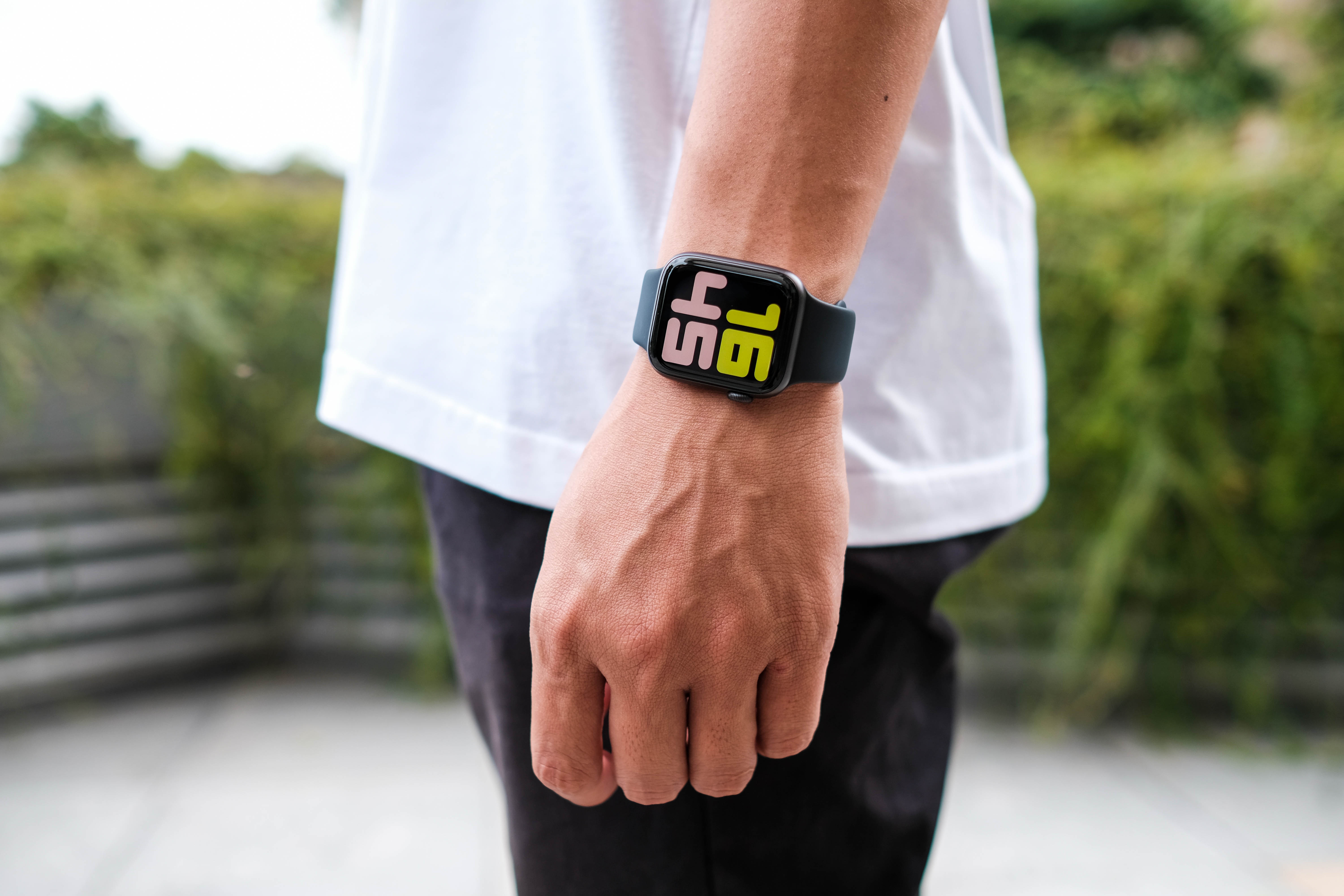 So sanh Apple Watch voi Oppo Watch anh 12