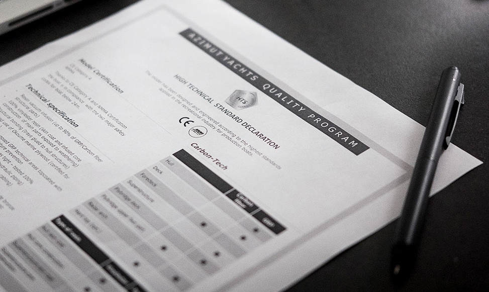 Ben trong du thuyen cua Ronaldo anh 8