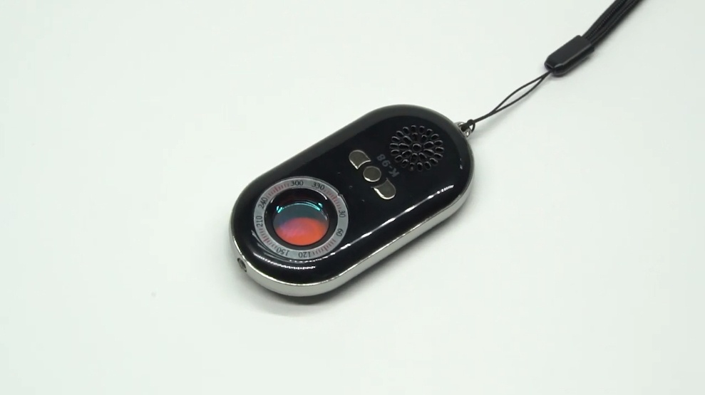 Thiet bi phat hien camera quay len anh 1