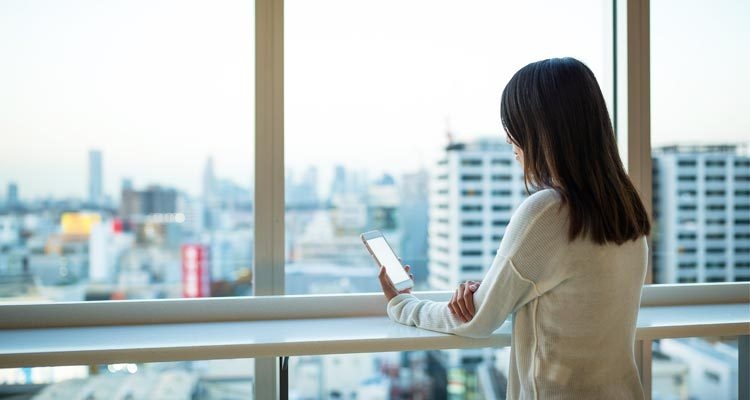 Nhung mau camera quay len trong nha tam anh 9