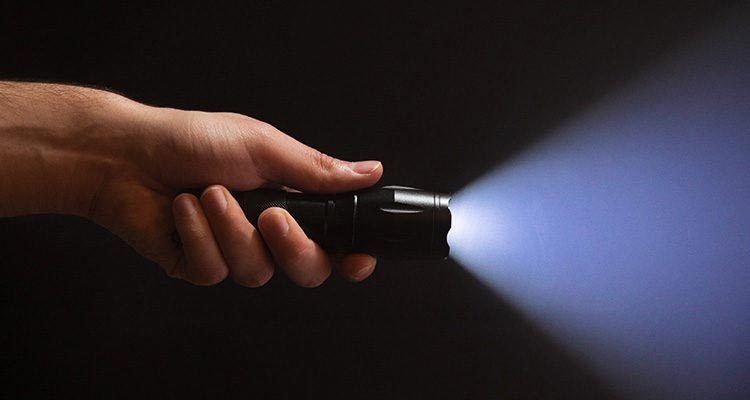 Nhung mau camera quay len trong nha tam anh 8