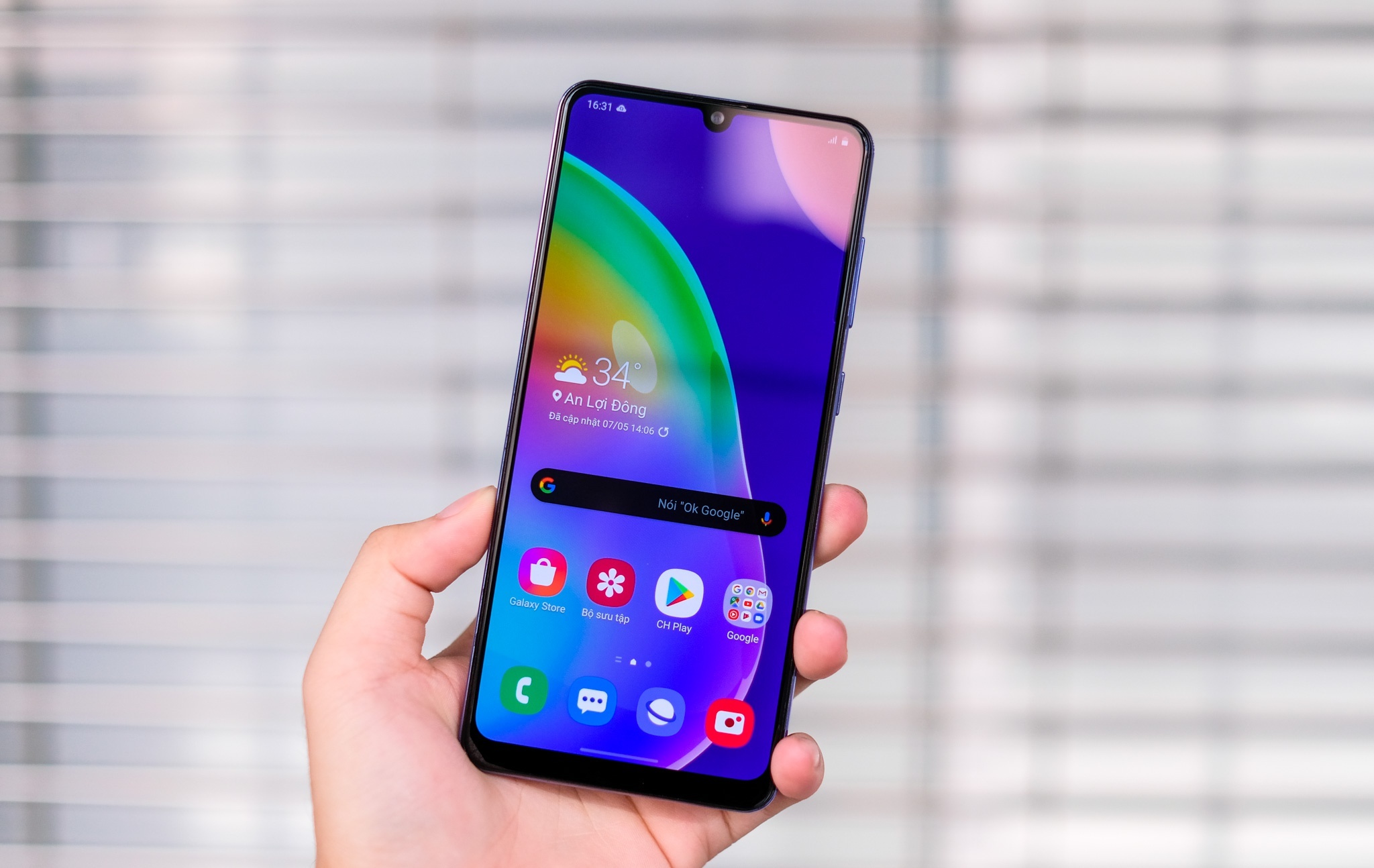 Loat smartphone dang mua gia duoi 5 trieu dong hinh anh