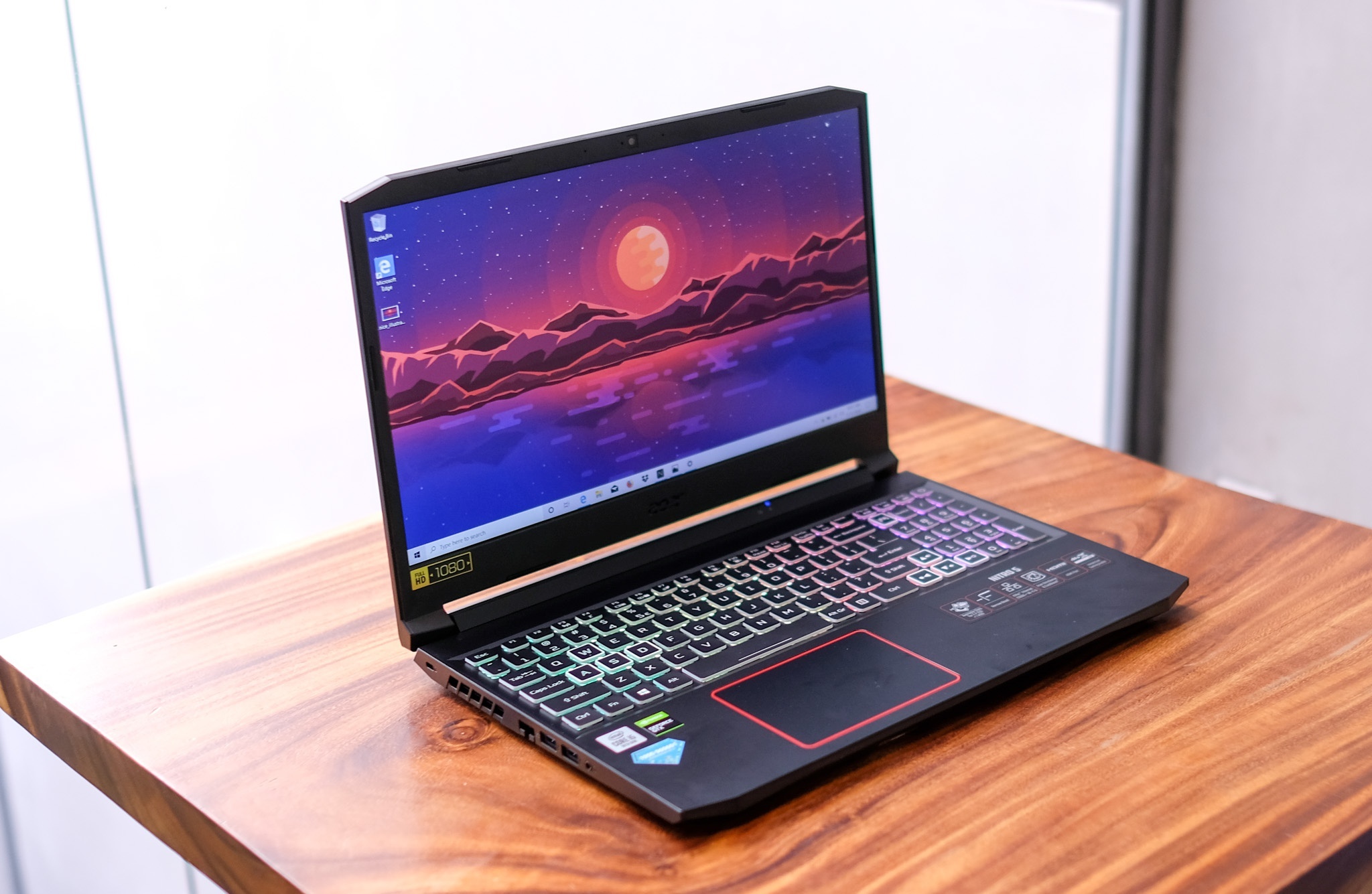 Laptop cau hinh manh dang mua anh 2