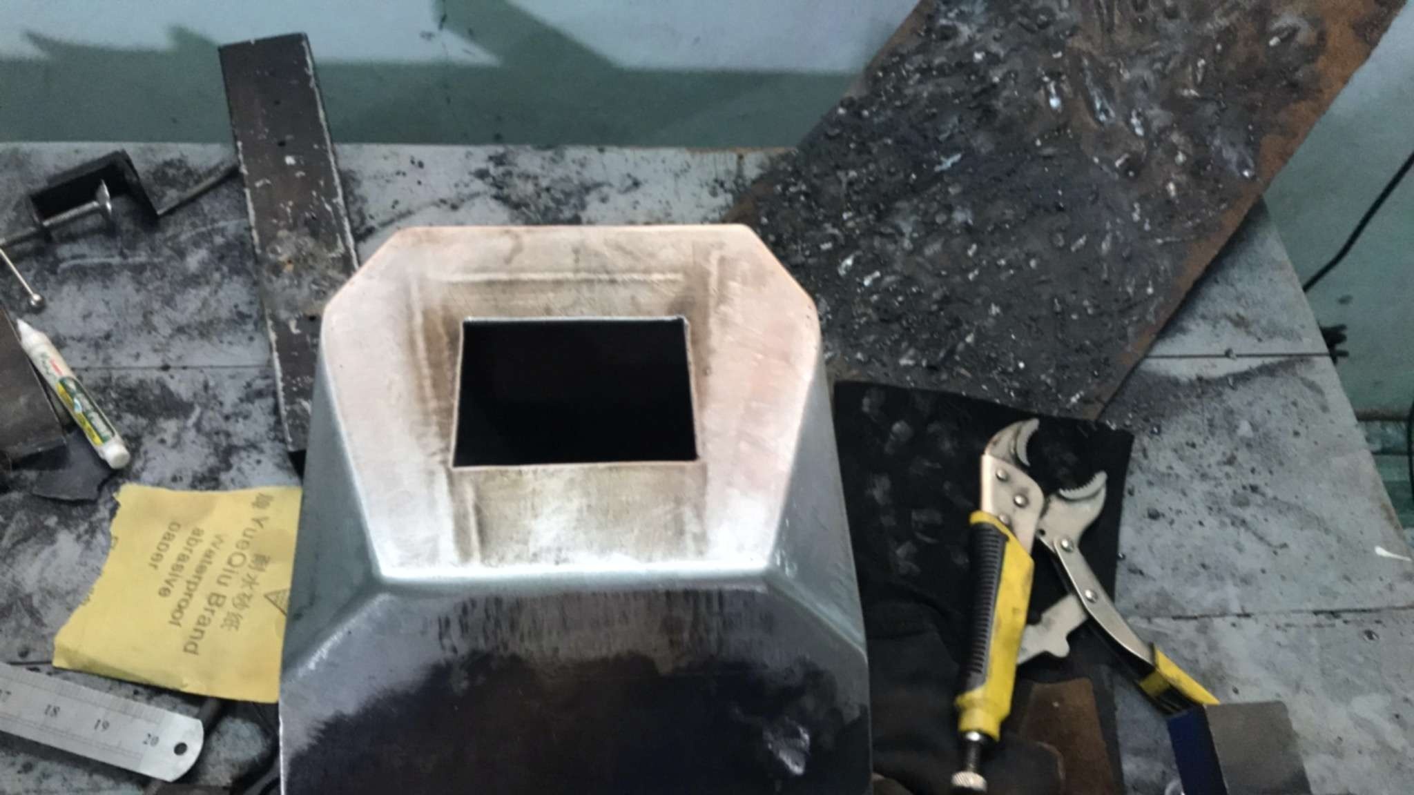 Che xe dien tu ban ve BMW HP Kunst anh 3