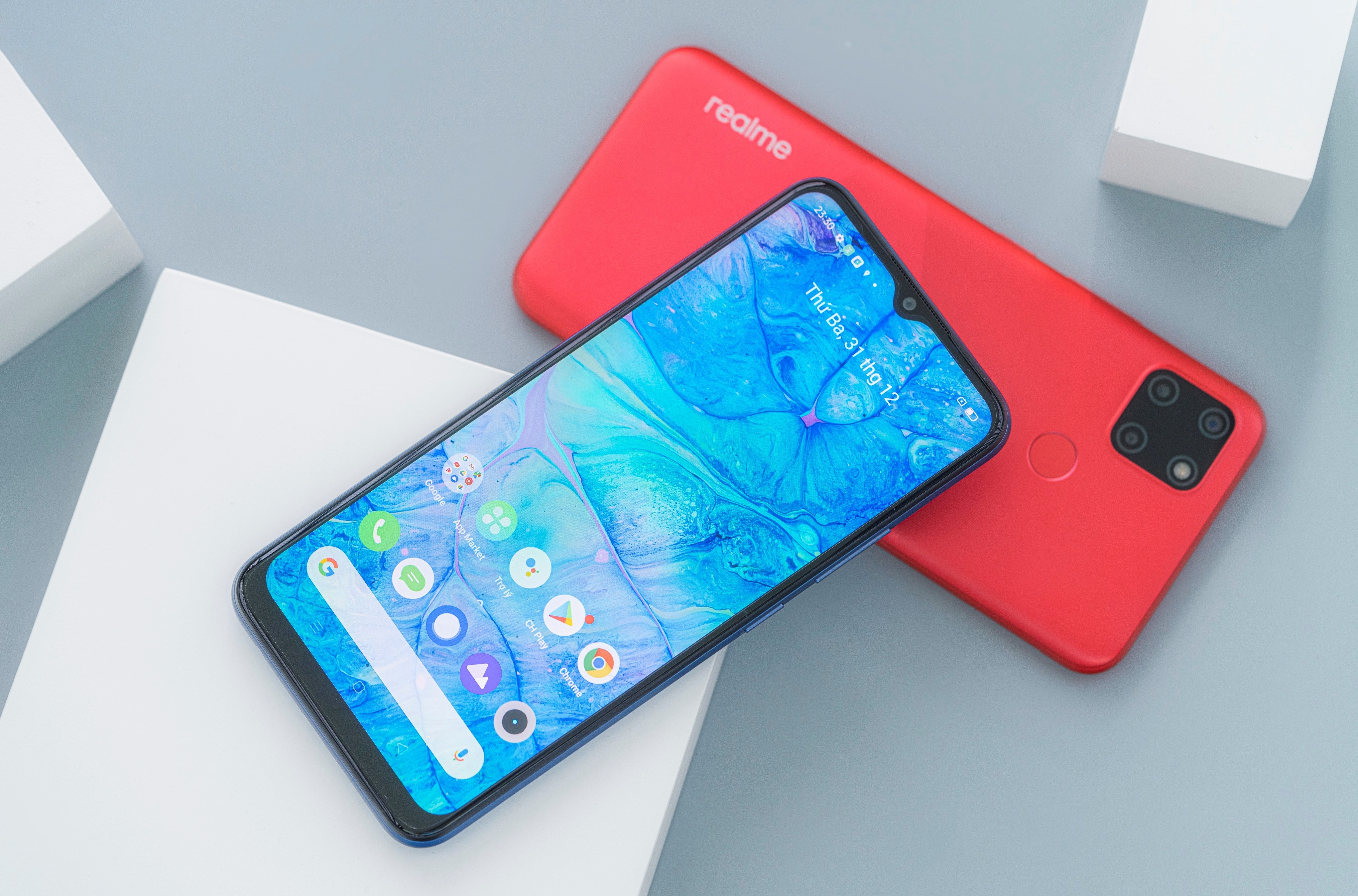 Nhung smartphone gia re co man hinh lon, pin khoe hinh anh