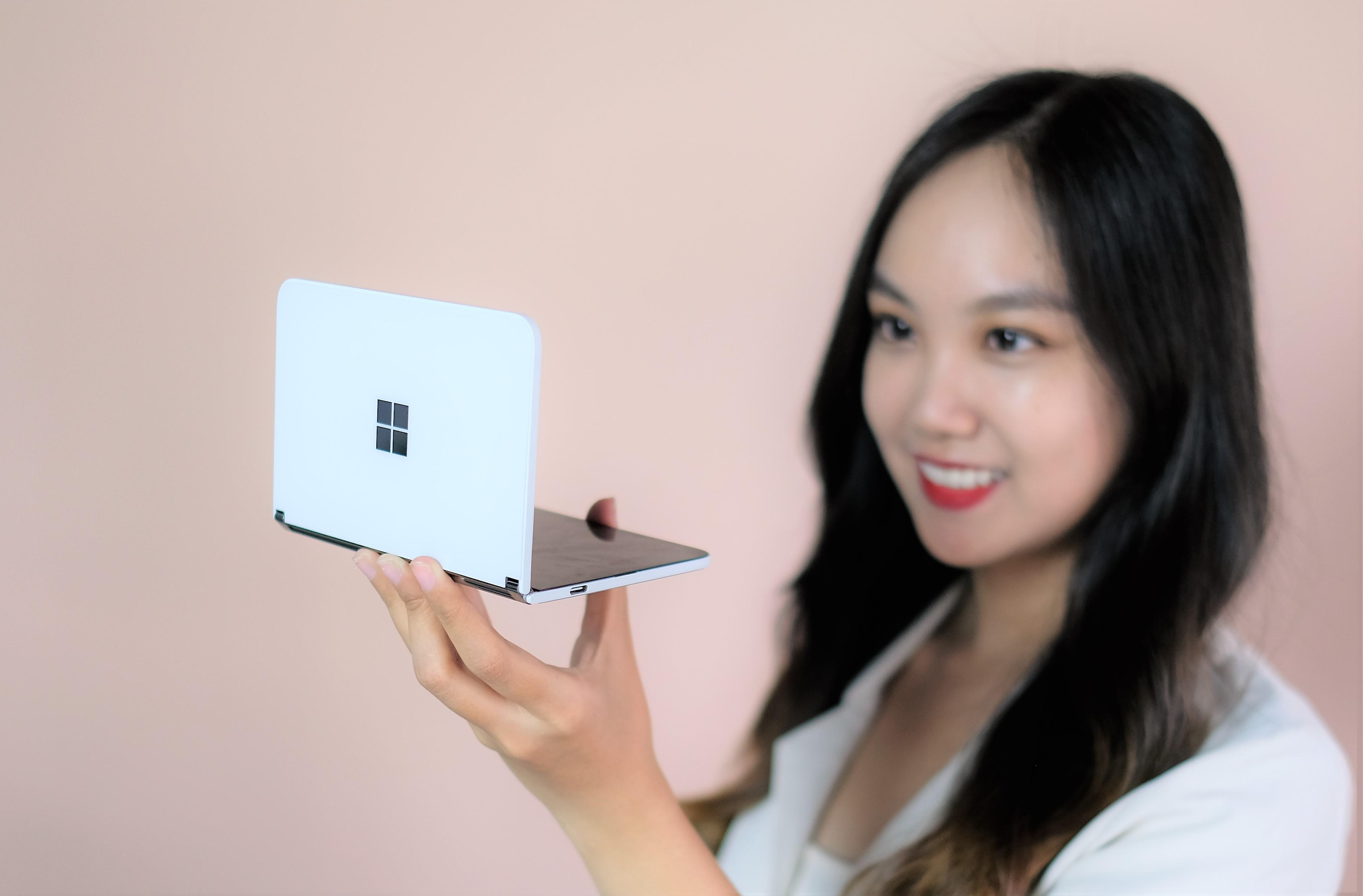 Smartphone 2 man hinh gia hon 40 trieu ve Viet Nam hinh anh