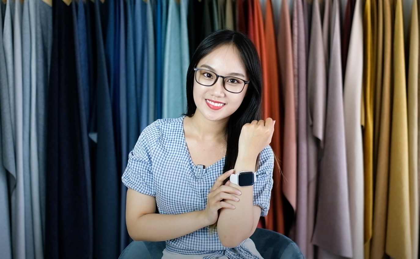 Apple Watch SE gia 9,1 trieu co gi dang mua? hinh anh