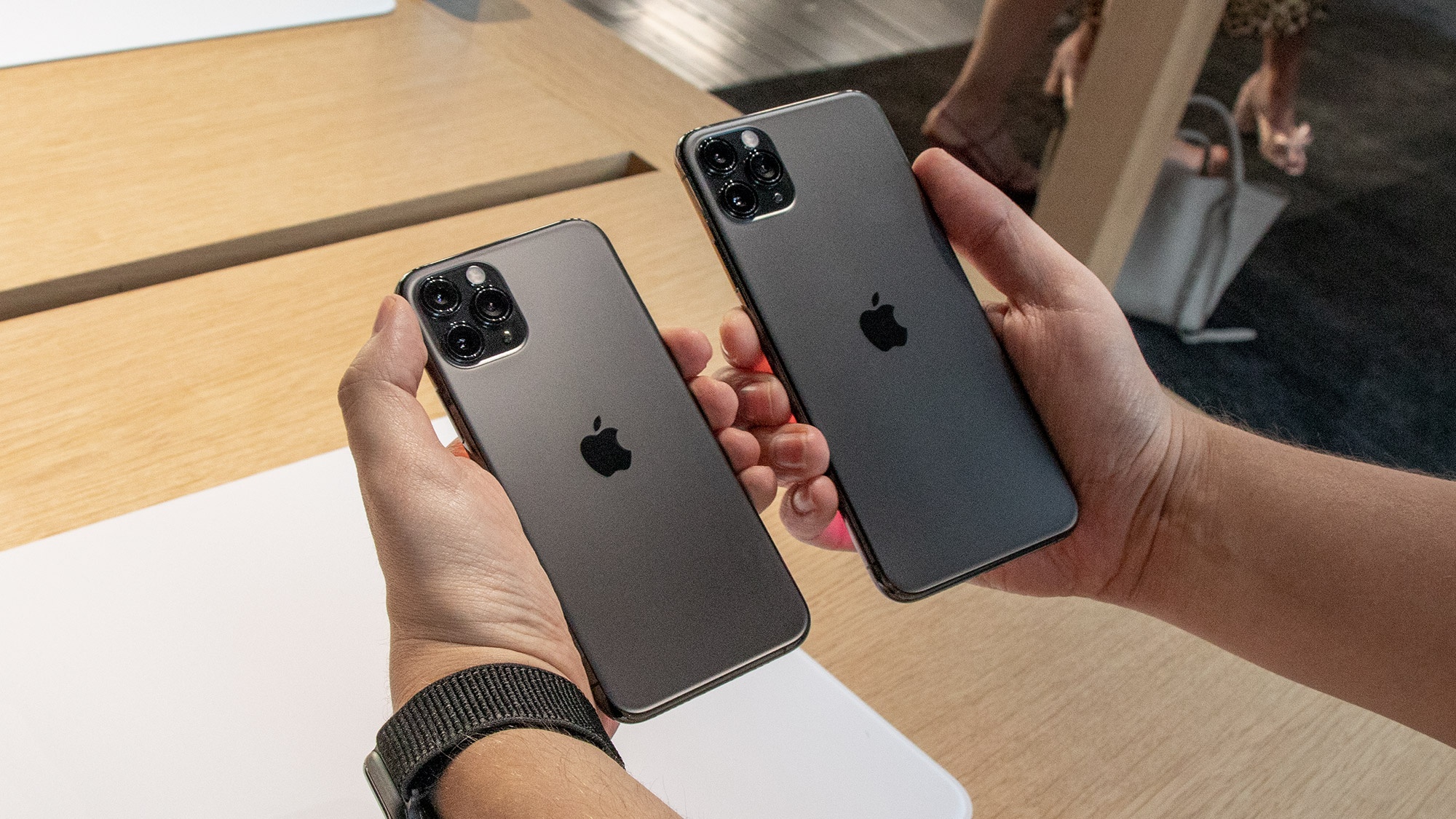 iPhone 11 Pro Max bi khai tu anh 1