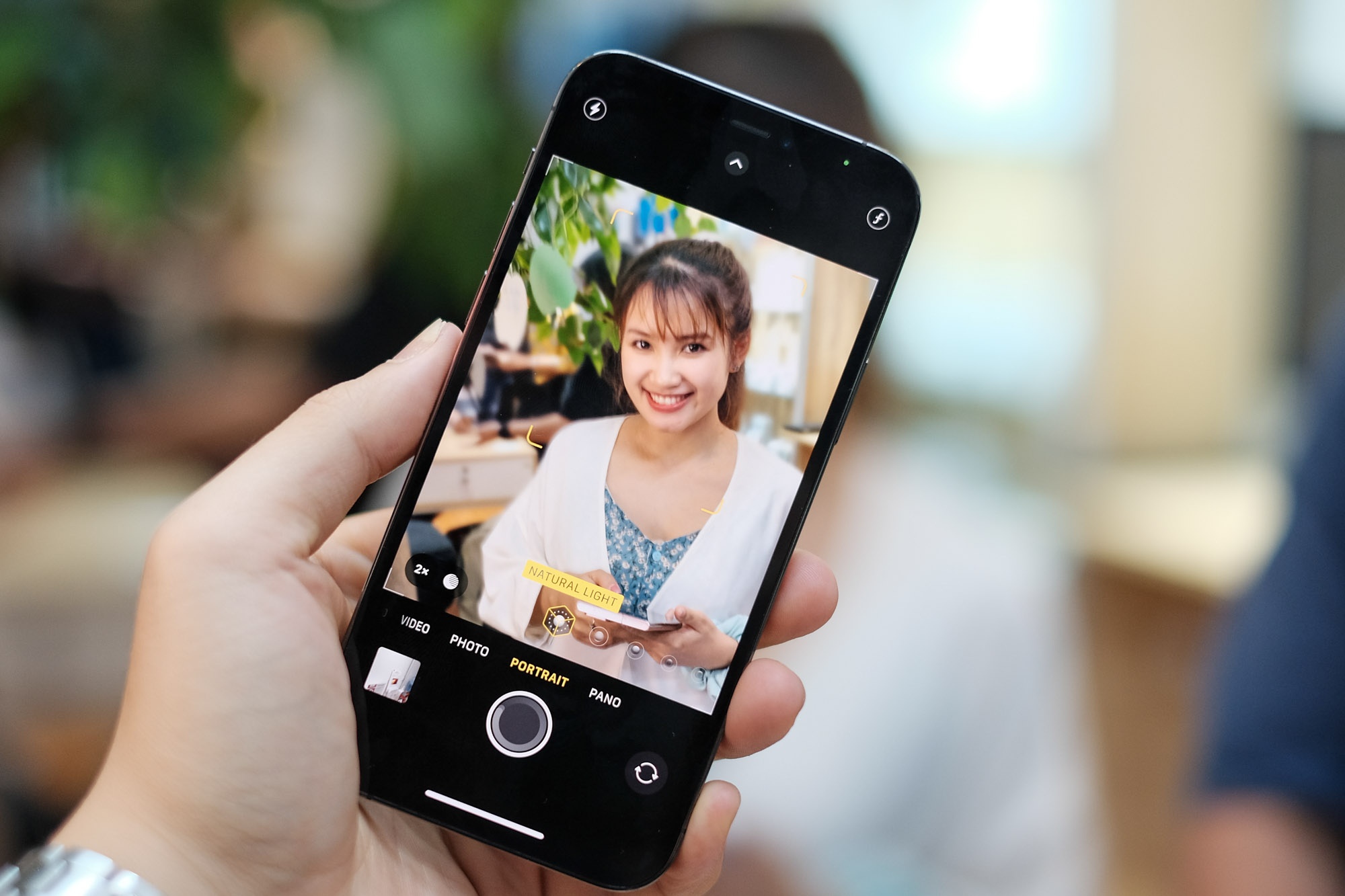 iPhone 12 Pro ve Viet Nam anh 7