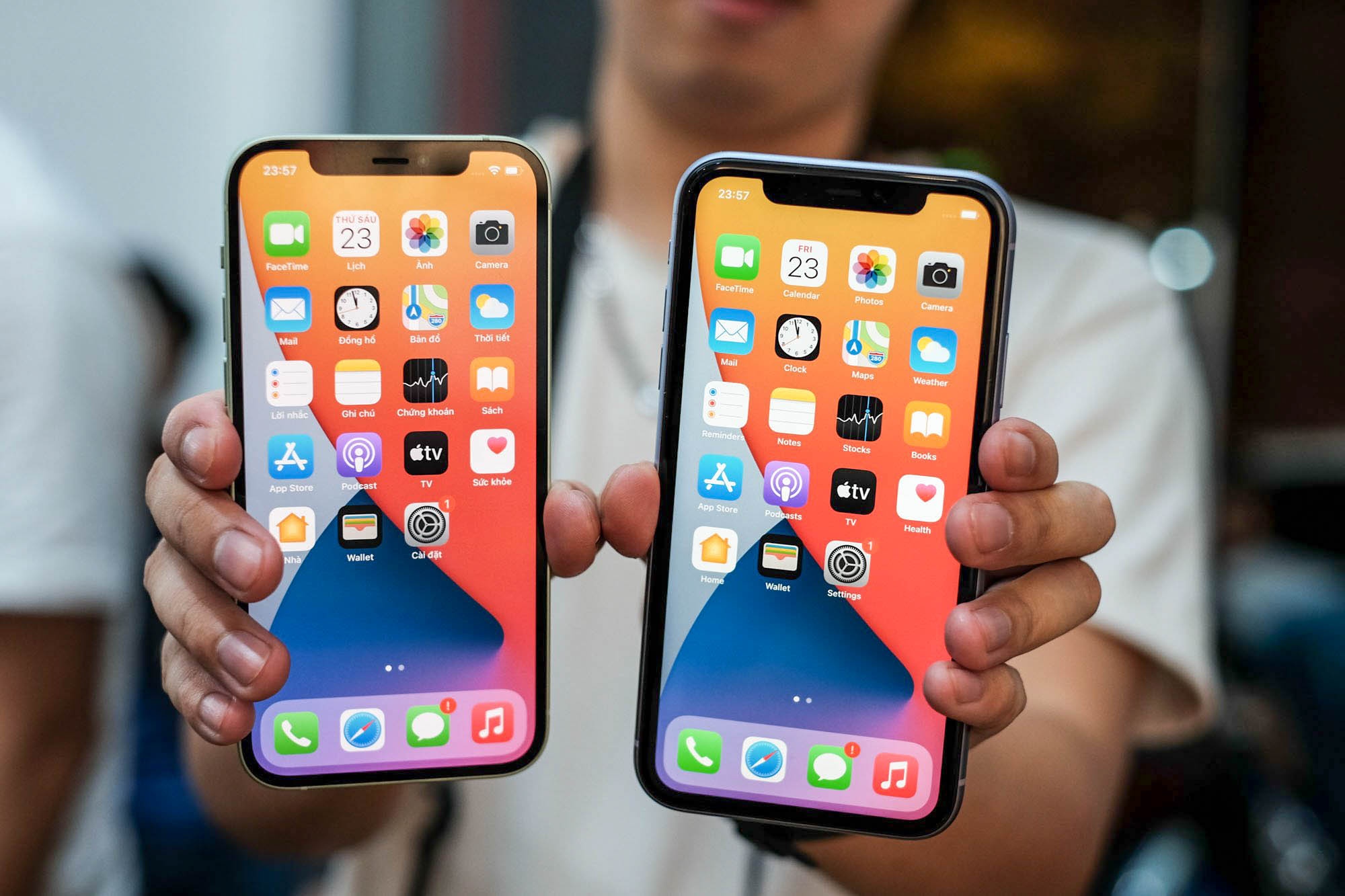 So sanh iPhone 11 voi iPhone 12 anh 2