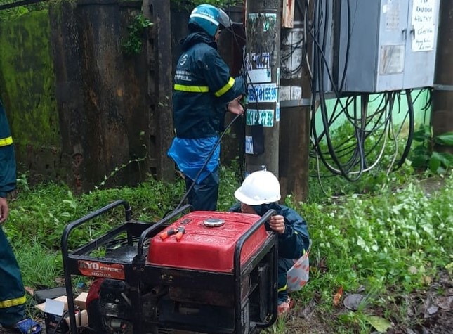 Loat san pham can trang bi trong nha phong tranh bao lu hinh anh