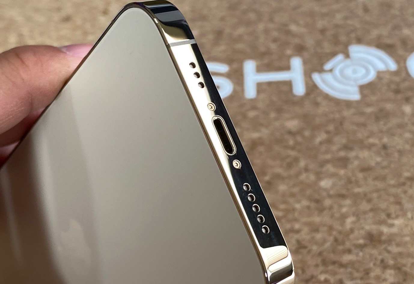 iPhone 12 Pro tang gia anh 3