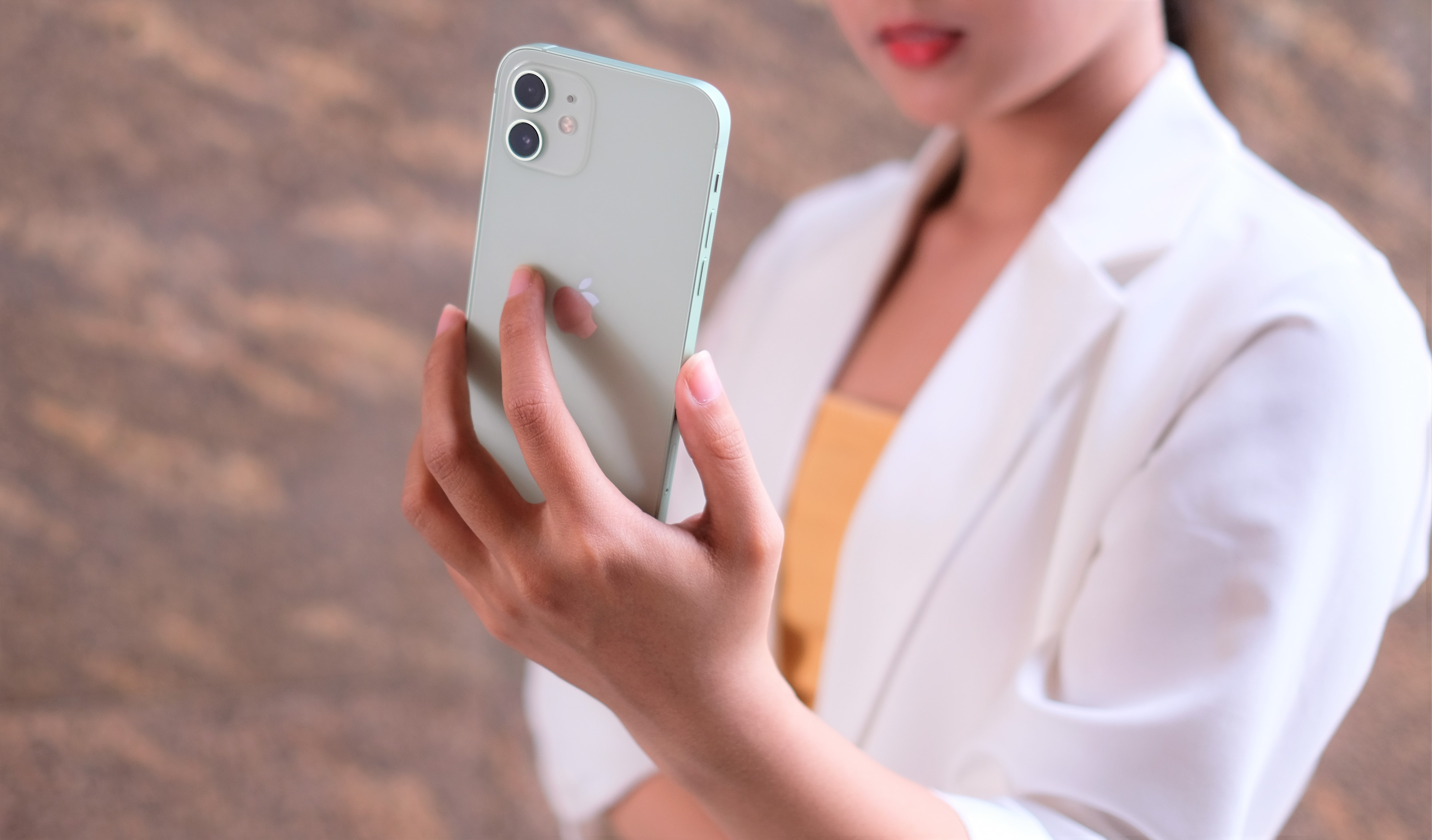 Danh gia chiec iPhone dang mua nhat 2020 hinh anh