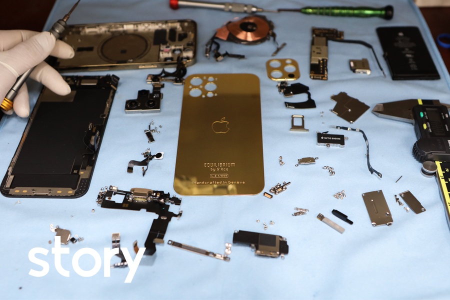 Qua trinh ma vang iPhone 12 Pro dau tien tai Viet Nam hinh anh