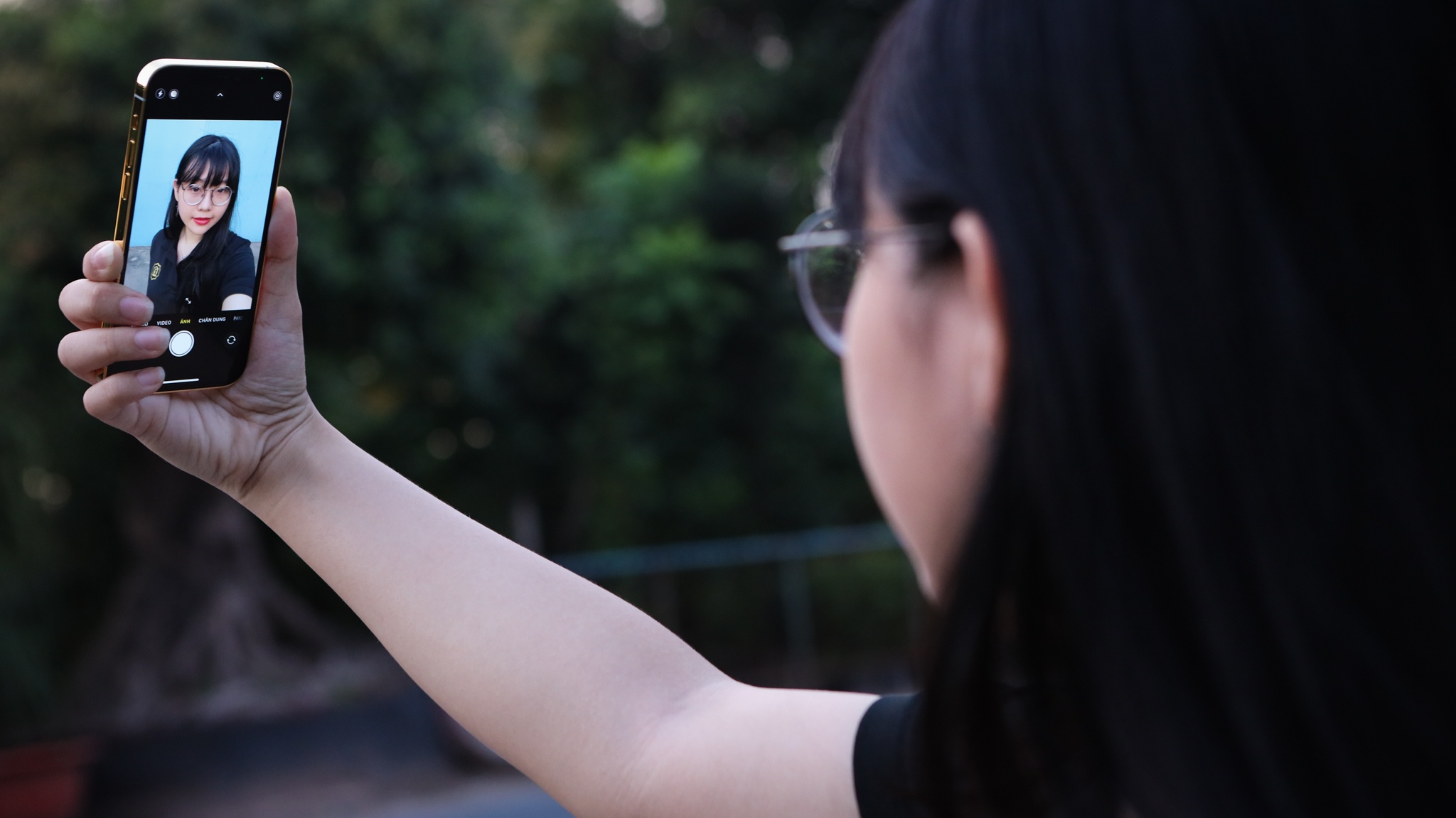 iPhone 12 Pro ma vang anh 14