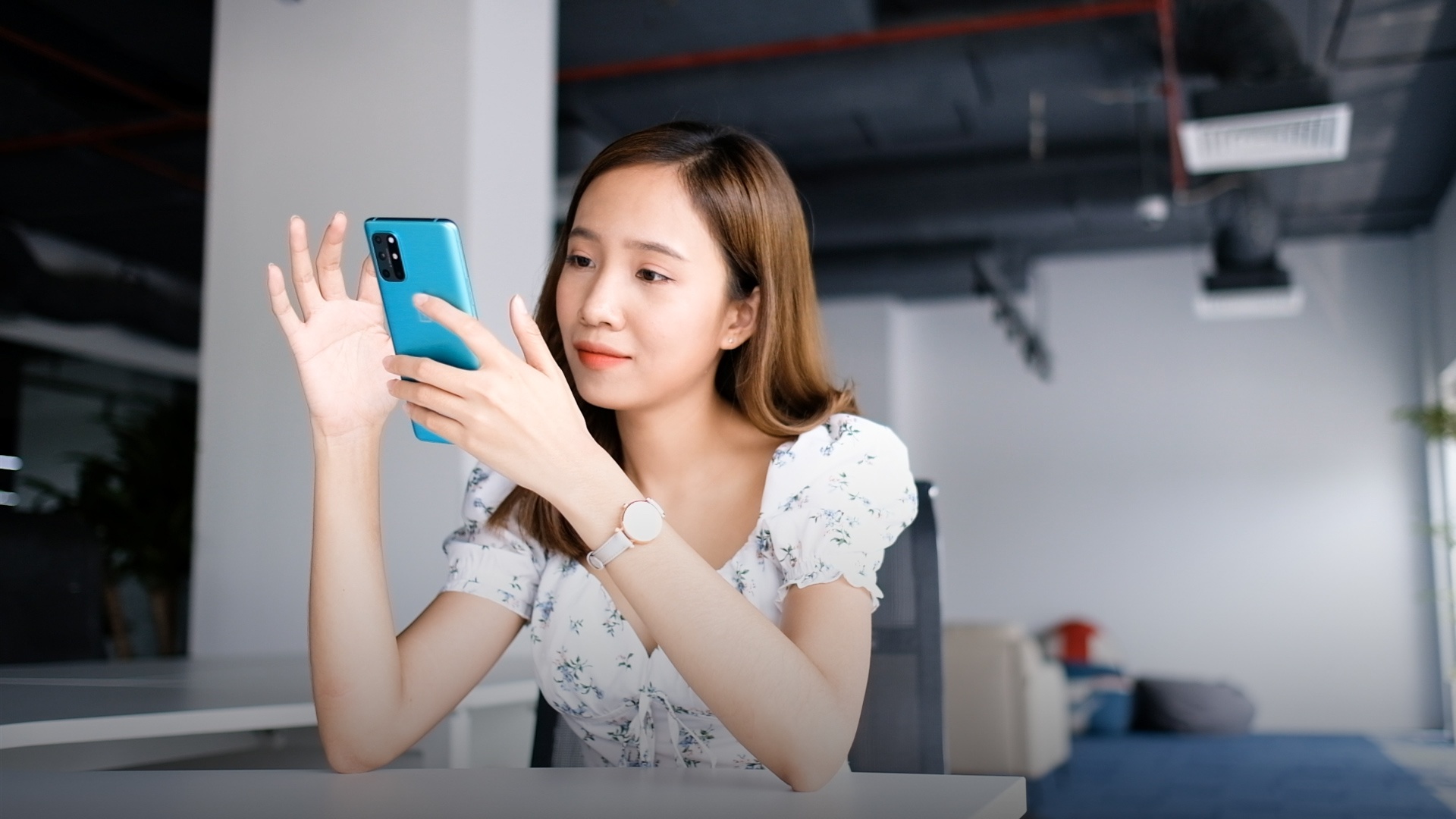 Danh gia OnePlus 8T 5G - doi thu Galaxy Note20 hinh anh