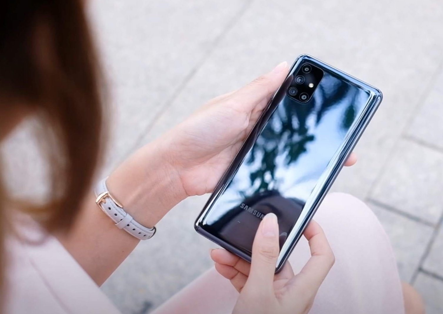 Danh gia Galaxy M51 - smartphone to, nang voi vien pin 7.000 mAh hinh anh