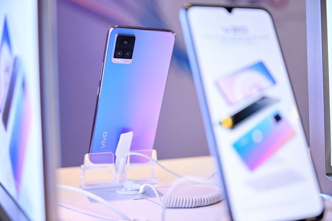 5 smartphone giam gia ngay doc than 11/11 hinh anh