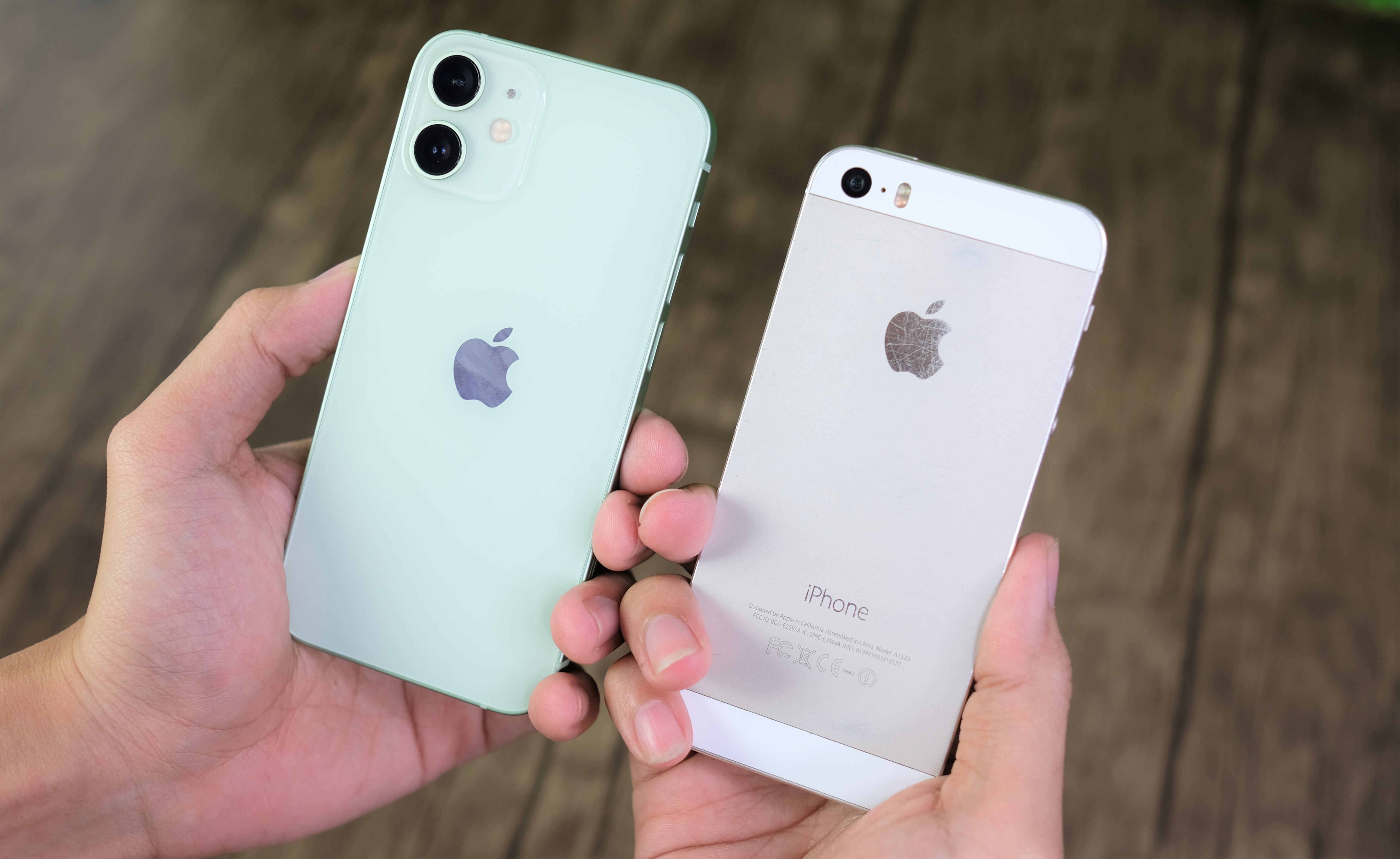 Chi tiet iPhone 12 mini vua ve Viet Nam, gia cao hon iPhone 12 hinh anh