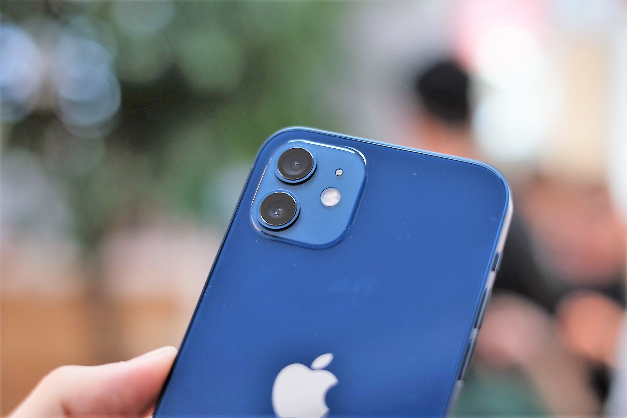 Gia iPhone 12 chinh hang anh 1