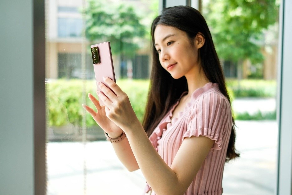 Gia iPhone 12 chinh hang anh 7