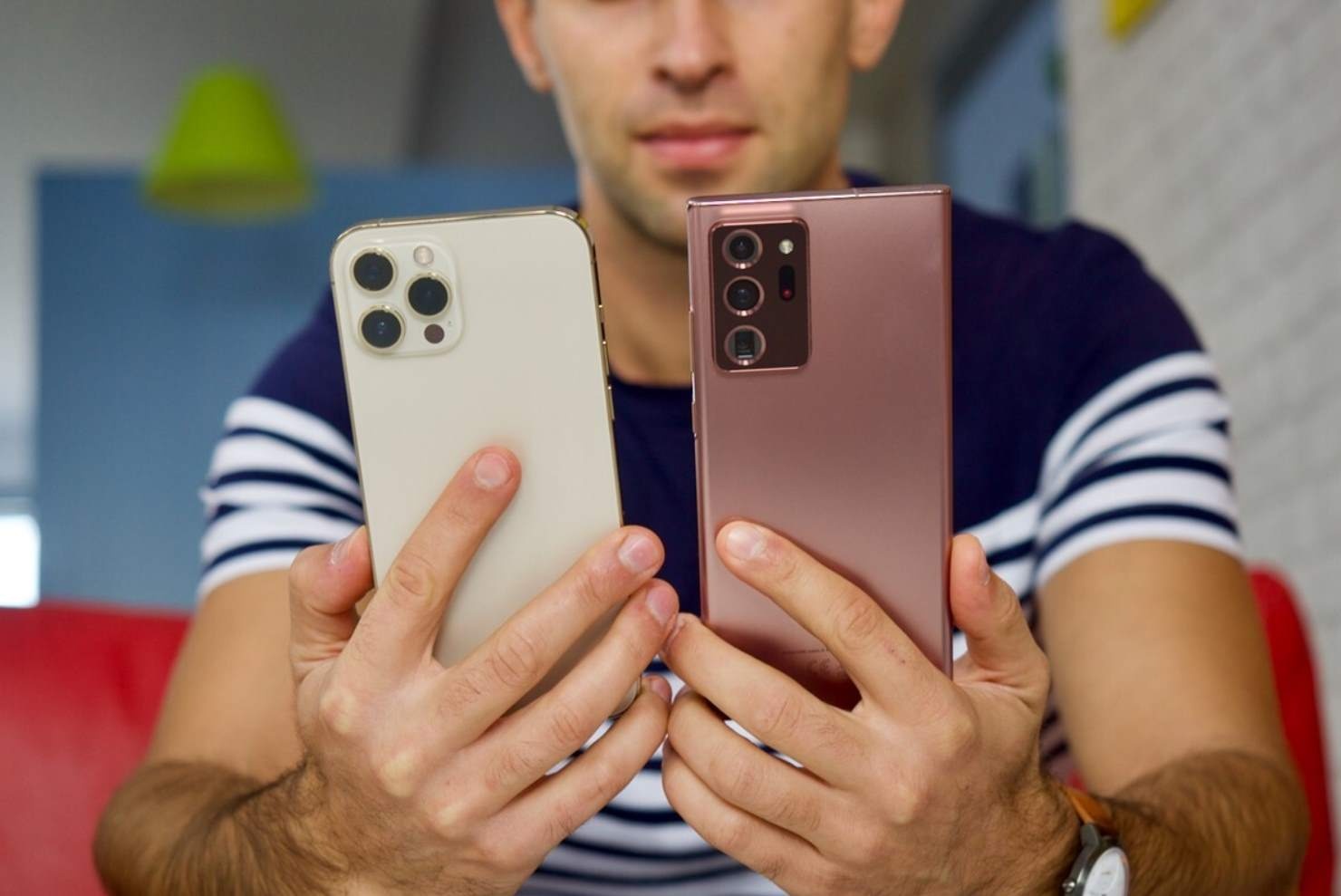 So sanh iPhone 12 Pro Max voi Galaxy Note20 Ultra anh 1