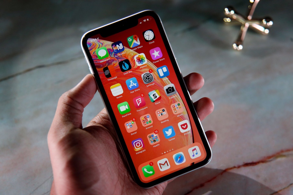 iPhone XR giam gia anh 1