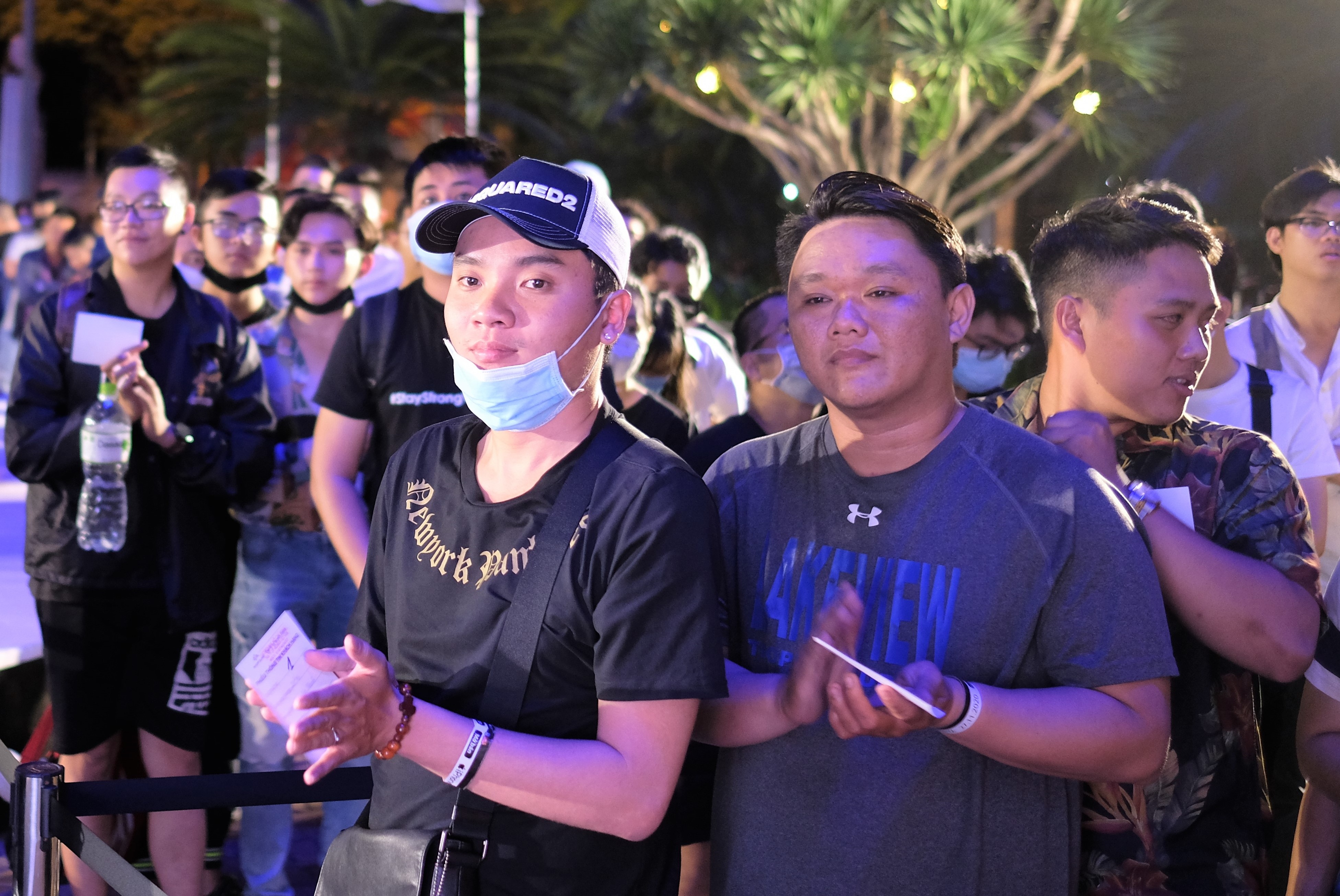 Mo ban iPhone 12 anh 6