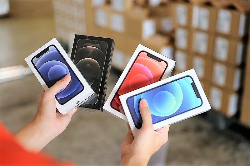 Gia iPhone 12 Pro Max xach tay cao hon hang chinh hang hinh anh