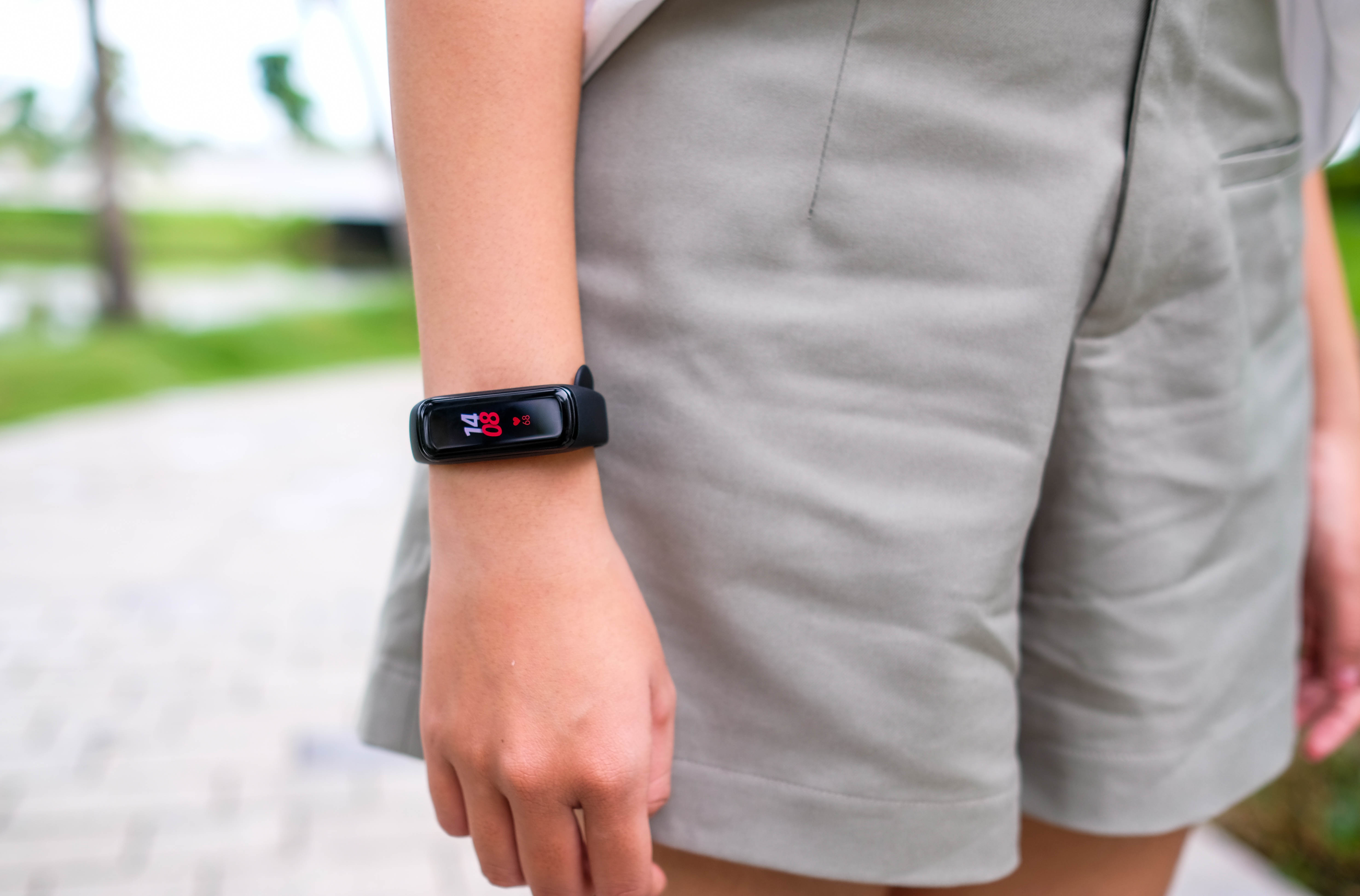 Trai nghiem Galaxy Fit2 anh 2