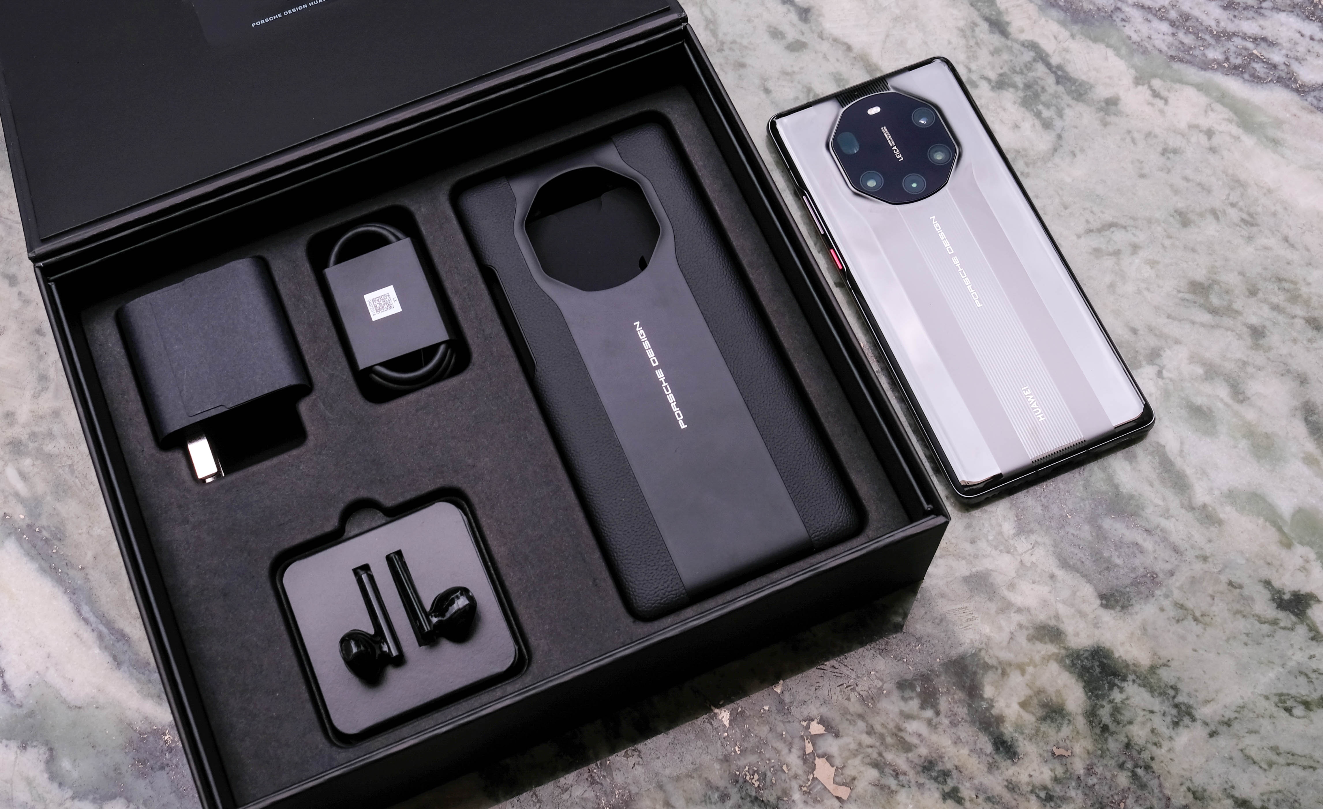 Huawei Mate 40 RS Porsche Design anh 2