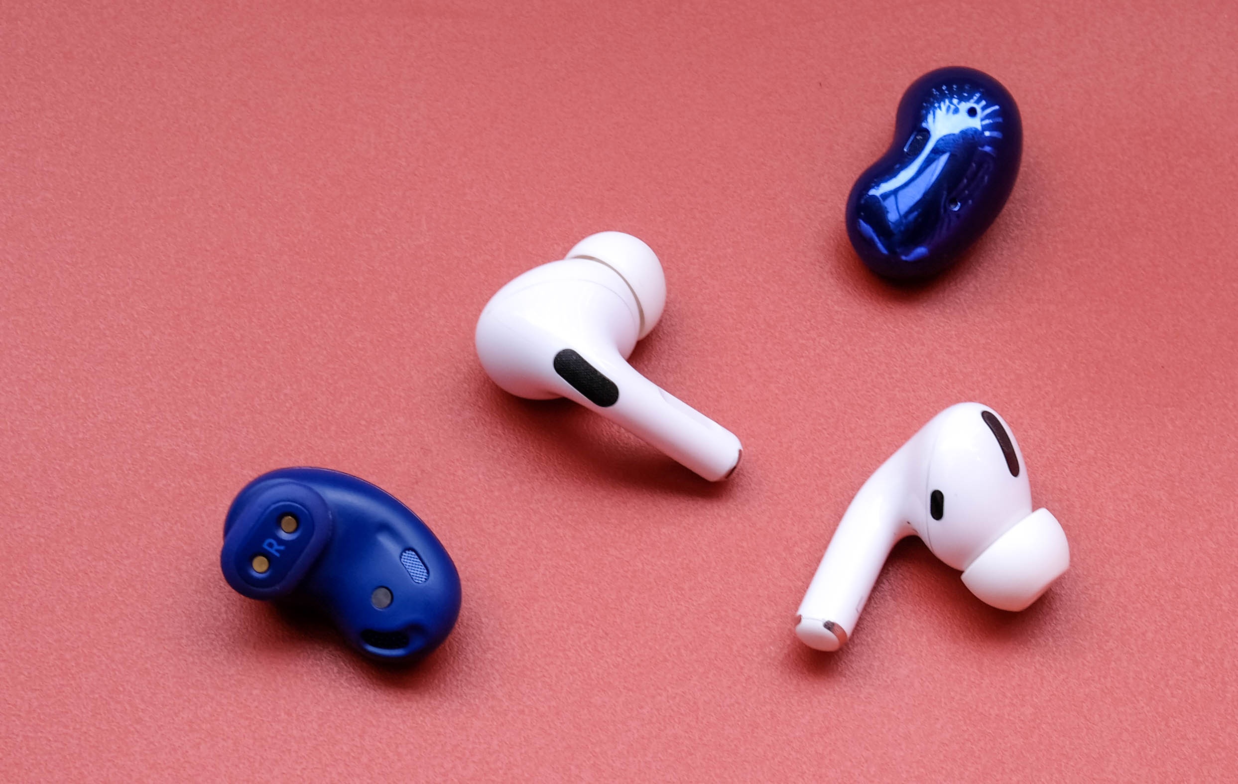 AirPods Pro voi Galaxy Buds Live anh 3
