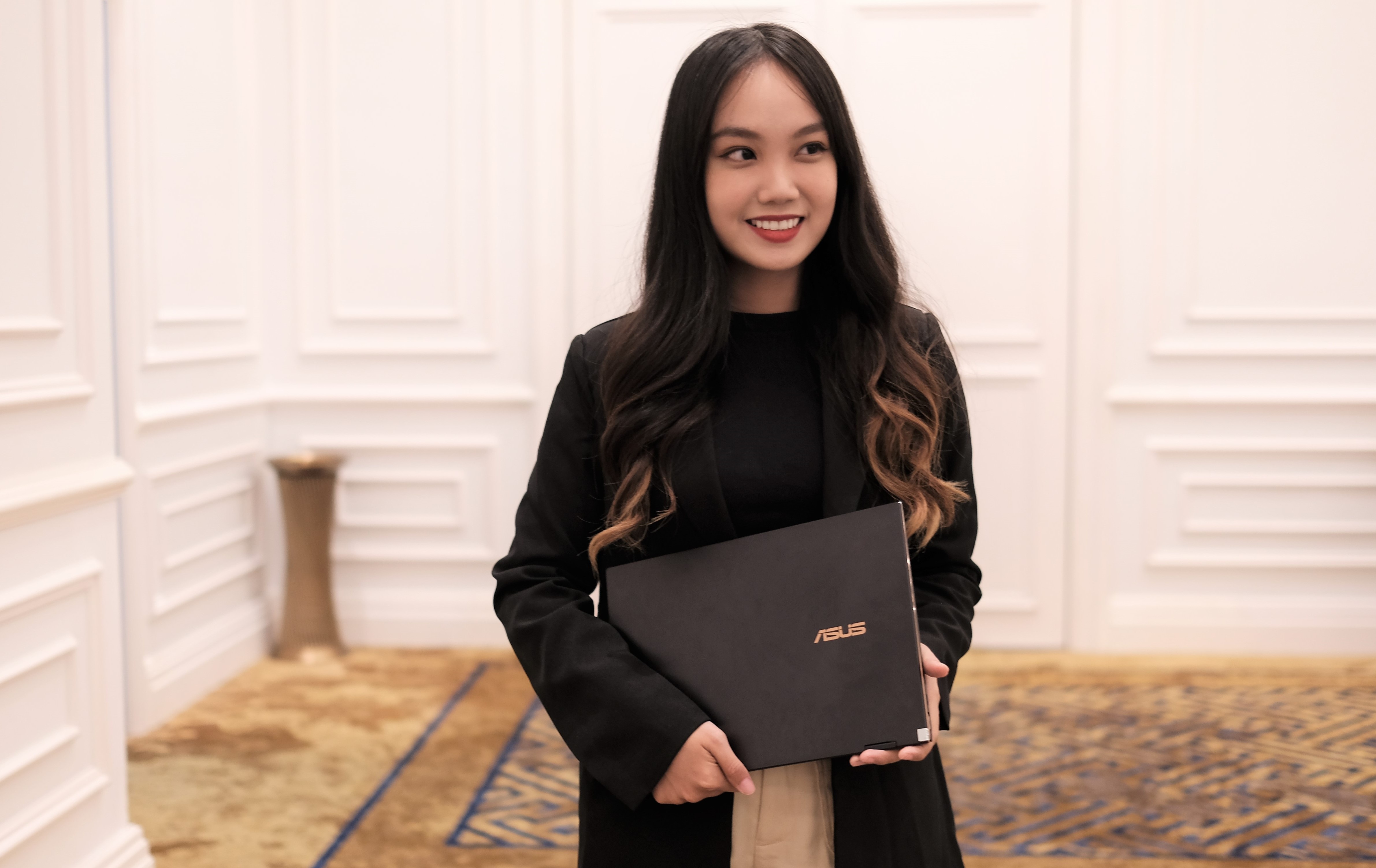 Danh gia Asus ZenBook Flip S - man hinh OLED 4K, gia 40 trieu dong hinh anh