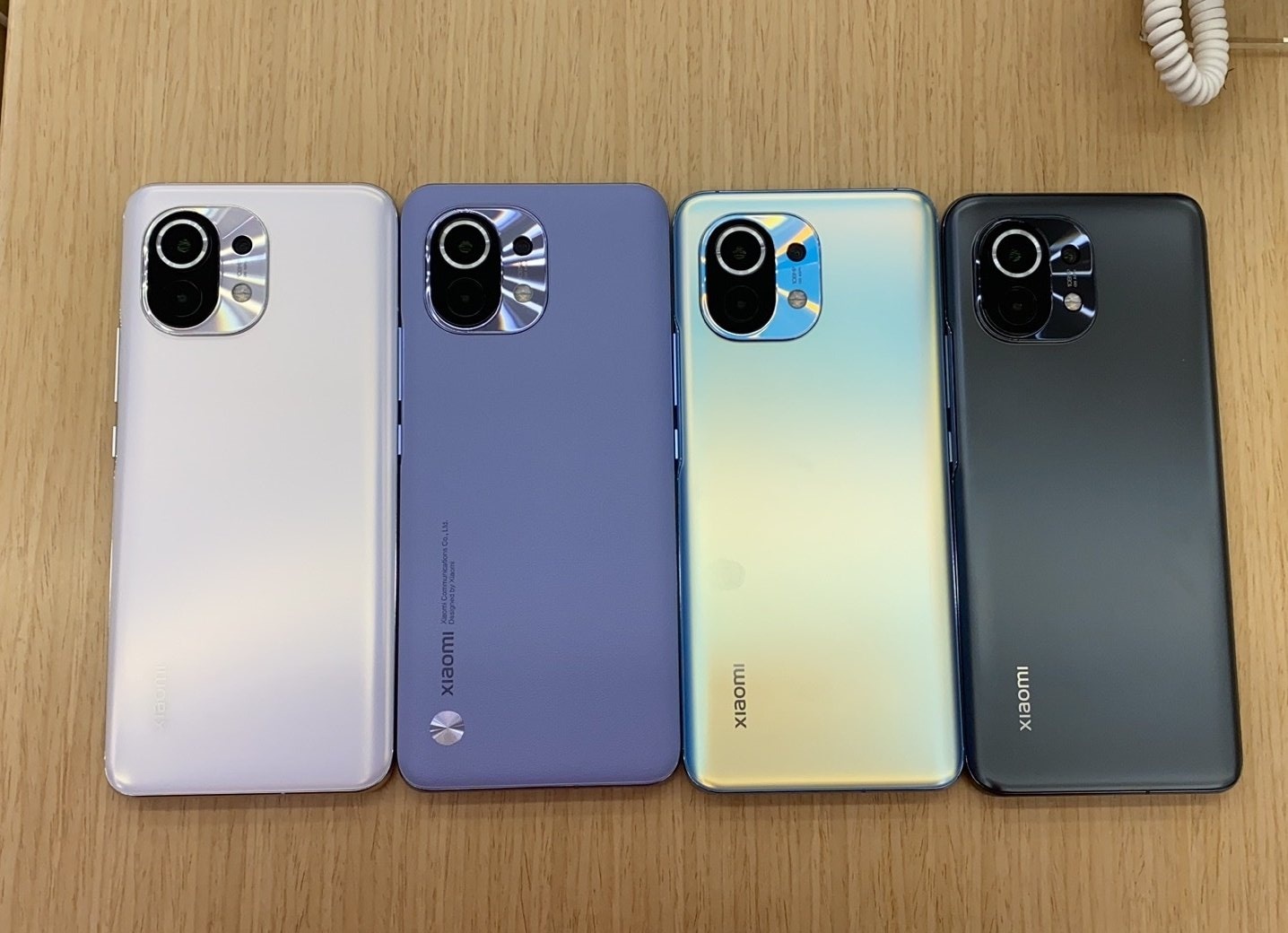 Xiaomi Mi 11 ra mat - chip Snapdragon 888 dau tien, gia 611 USD hinh anh